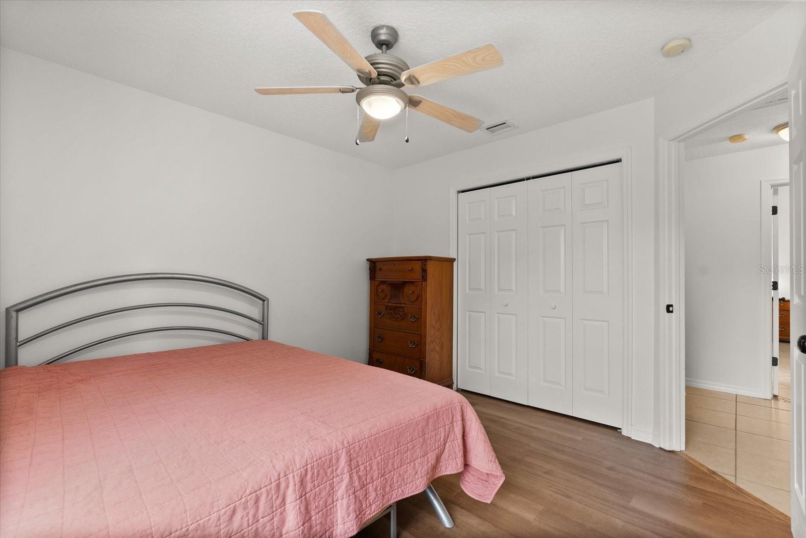 1011 VASSAR DR