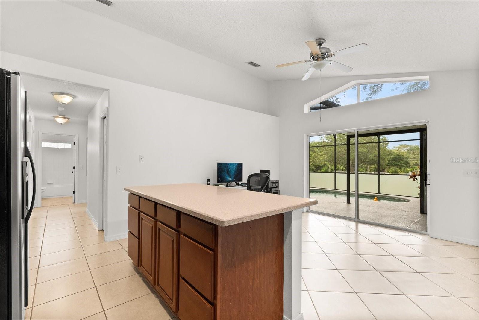 1011 VASSAR DR