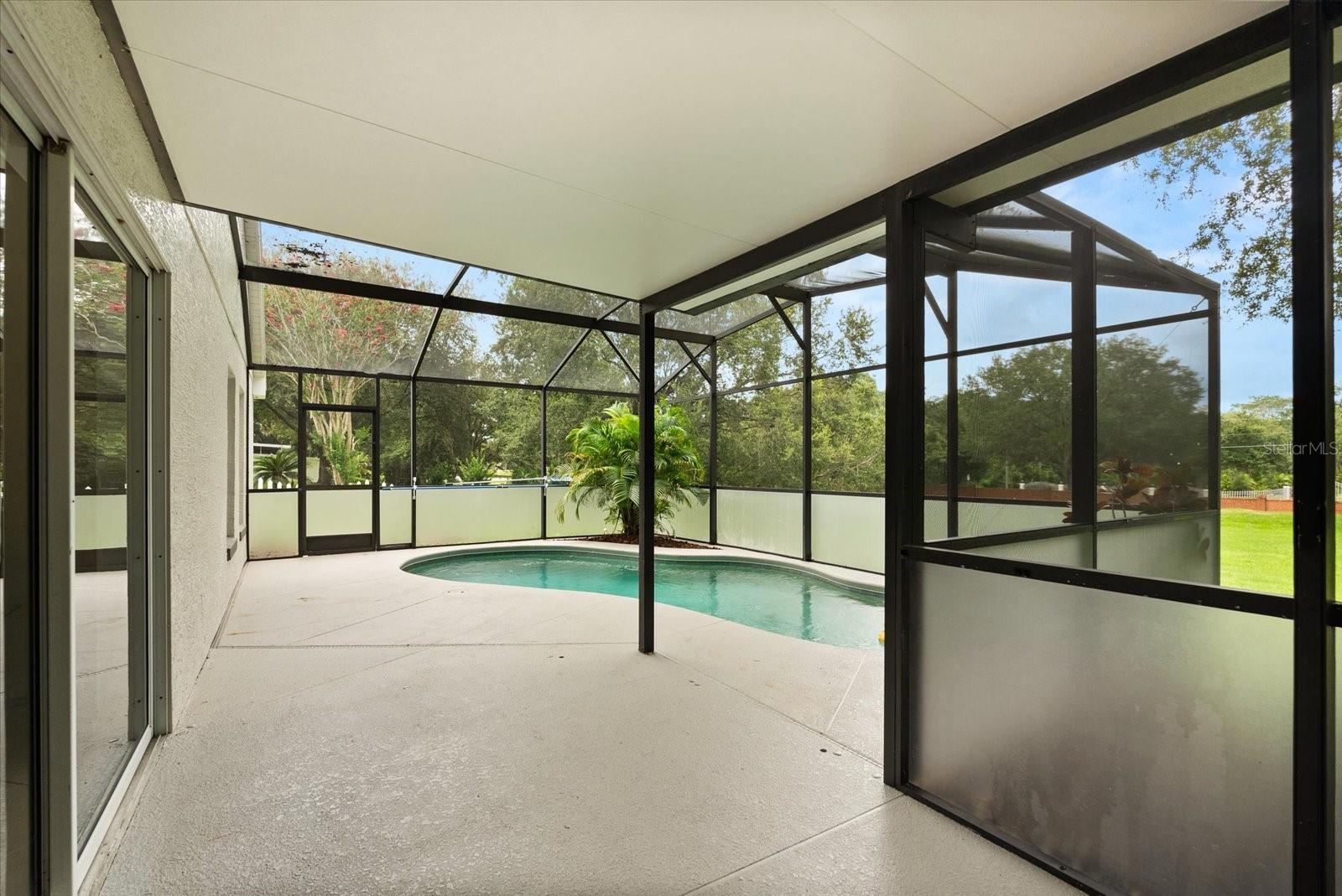 1011 VASSAR DR