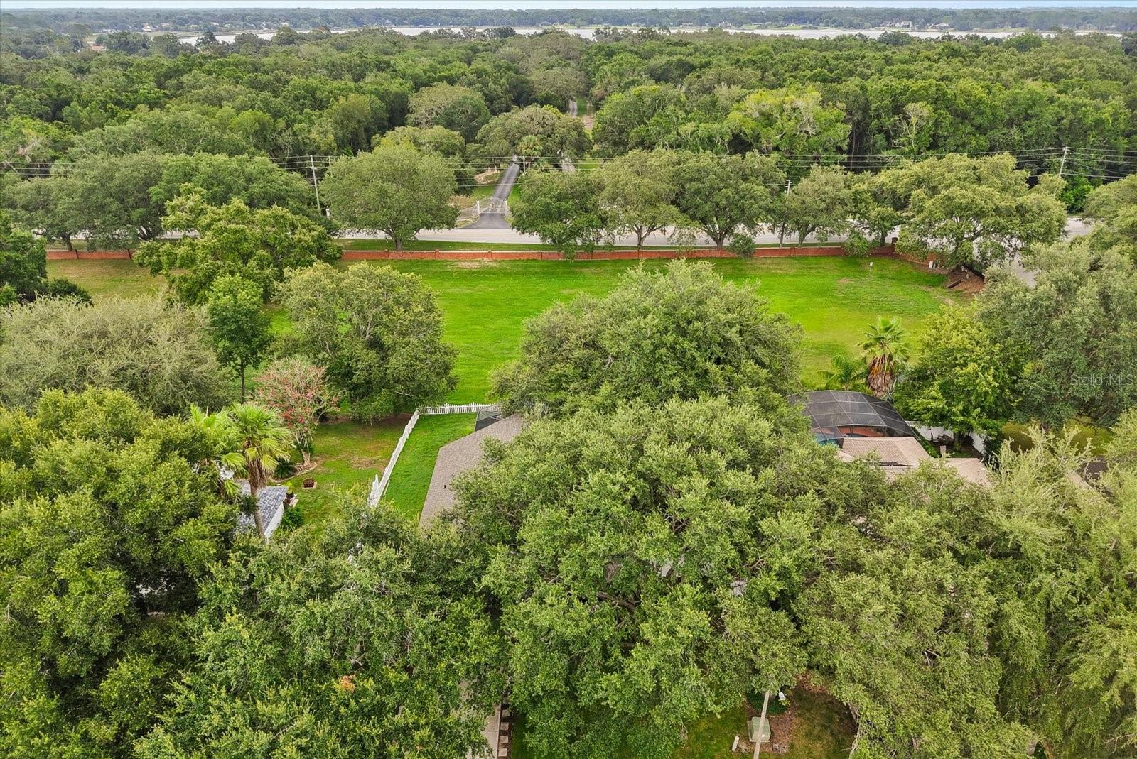 1011 VASSAR DR