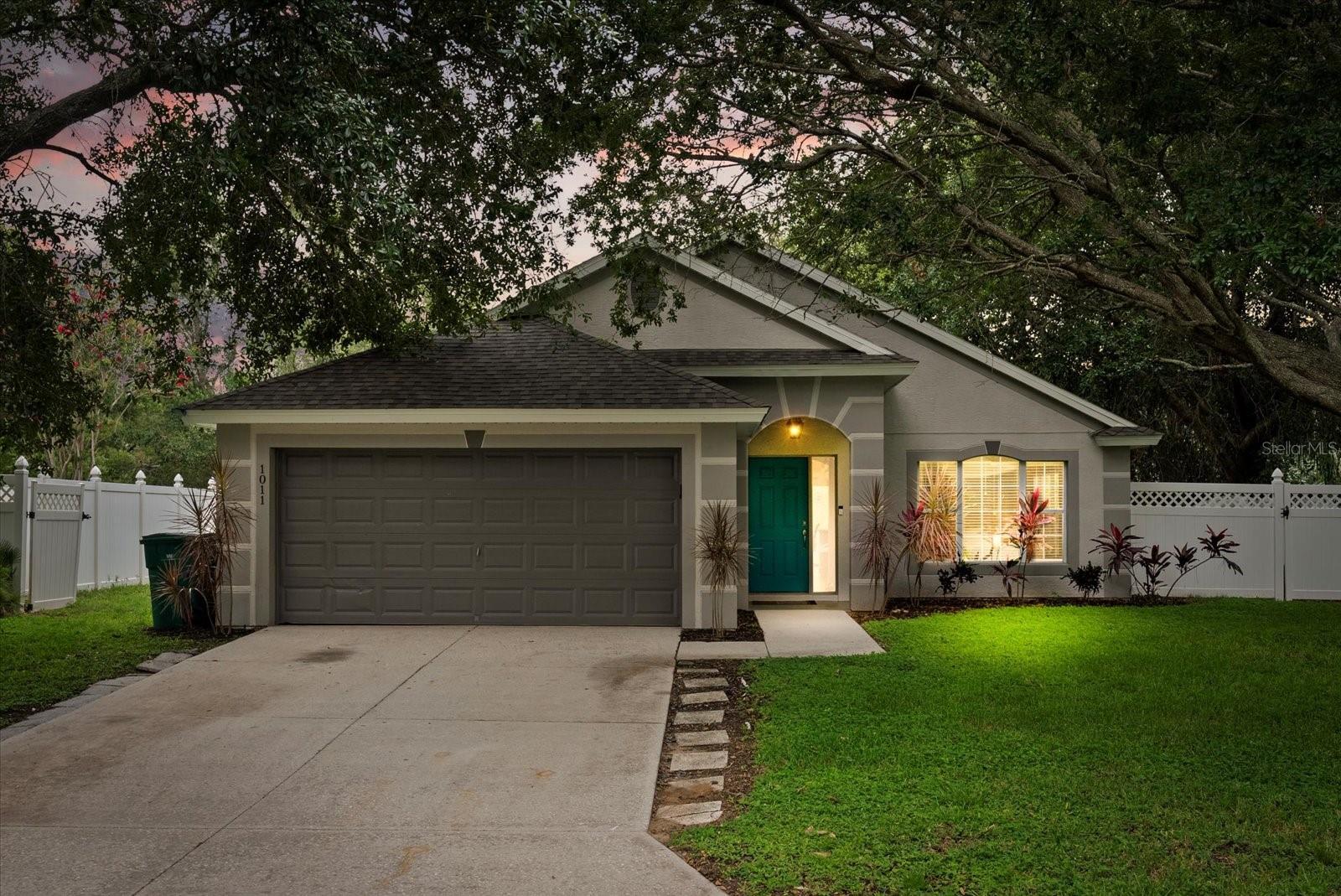 1011 VASSAR DR