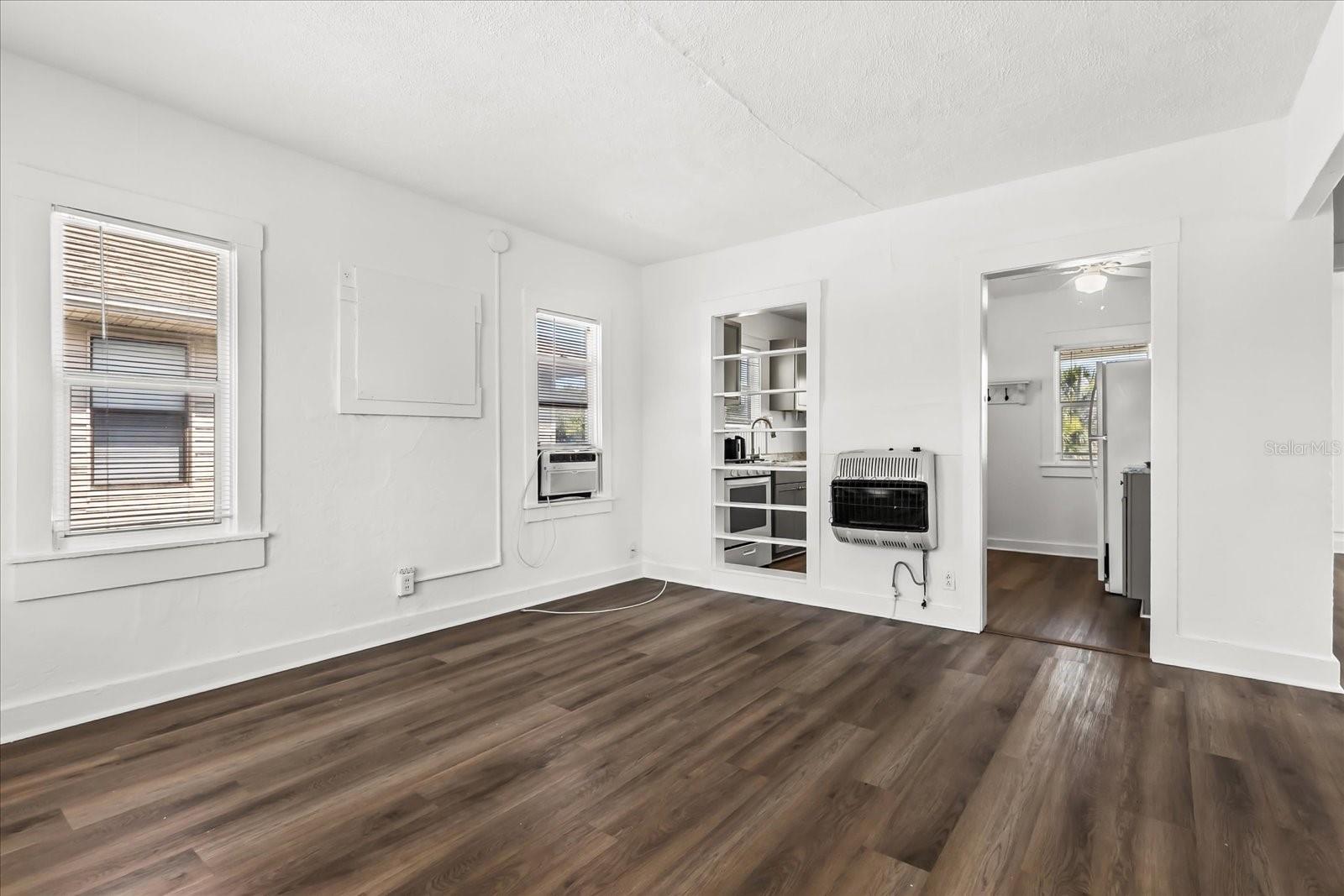 604 BRADDOCK AVE #2