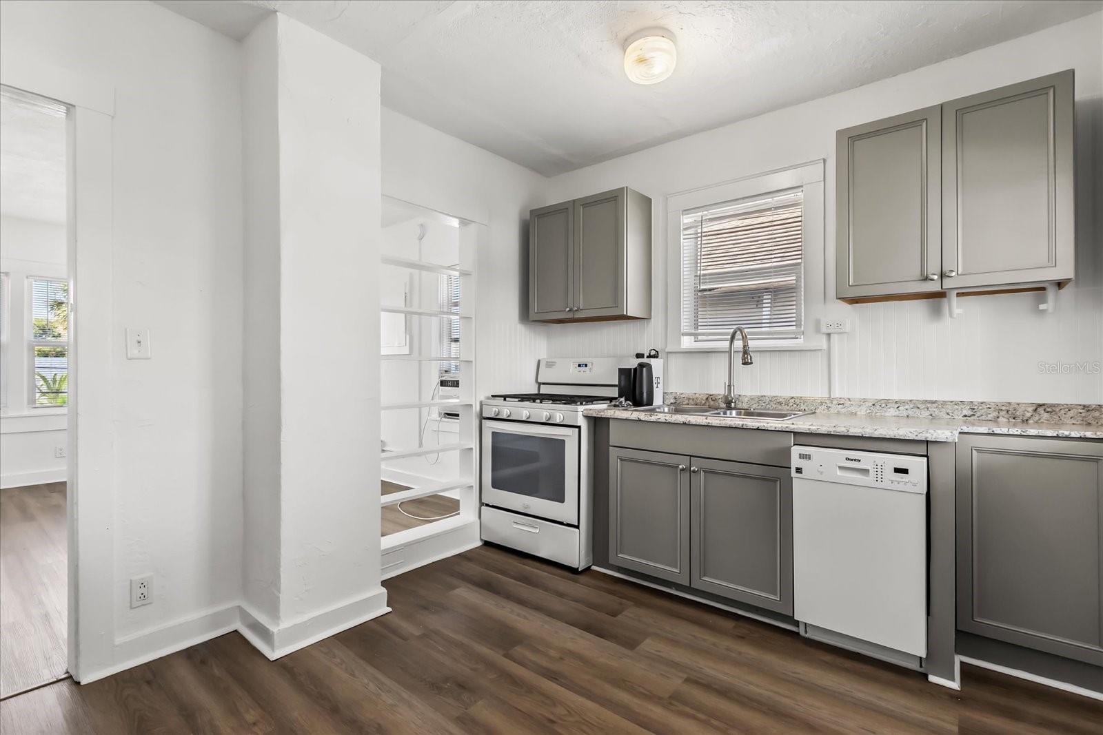 604 BRADDOCK AVE #2