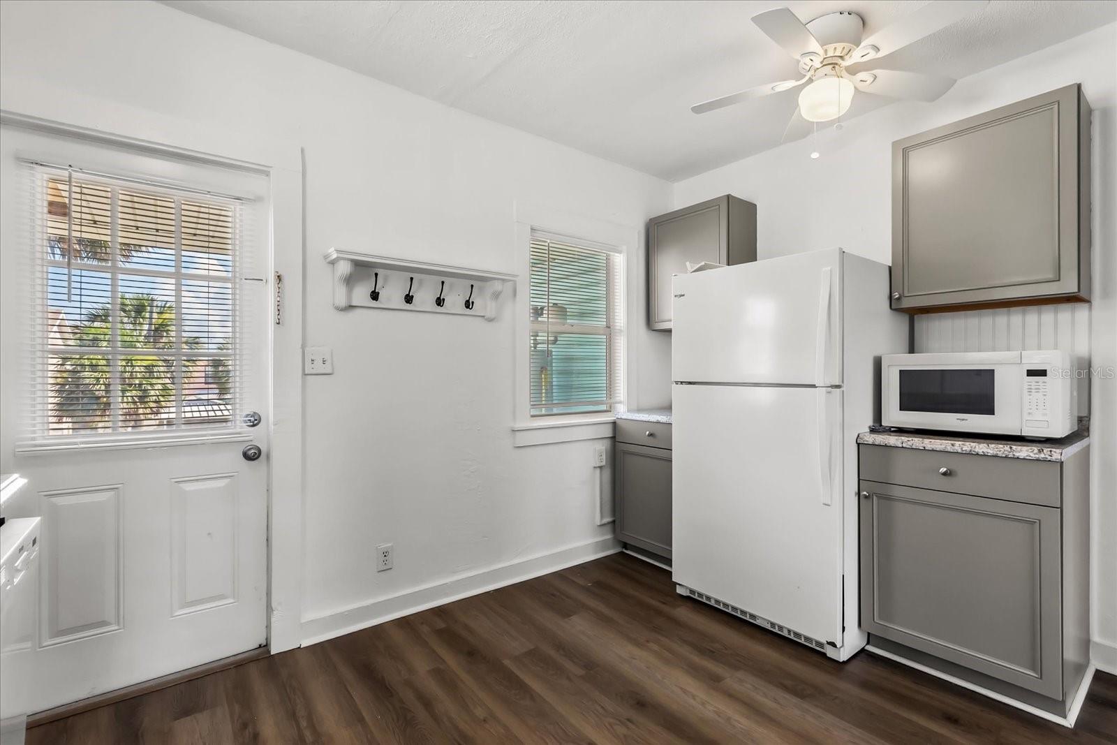 604 BRADDOCK AVE #2