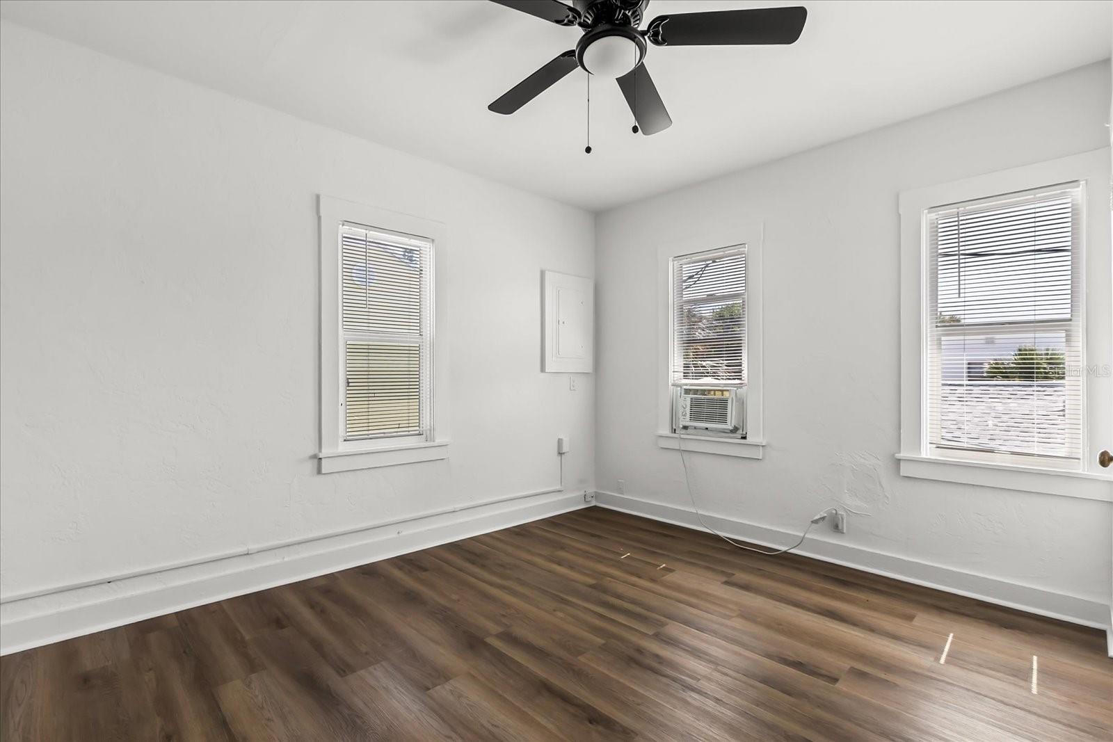 604 BRADDOCK AVE #2
