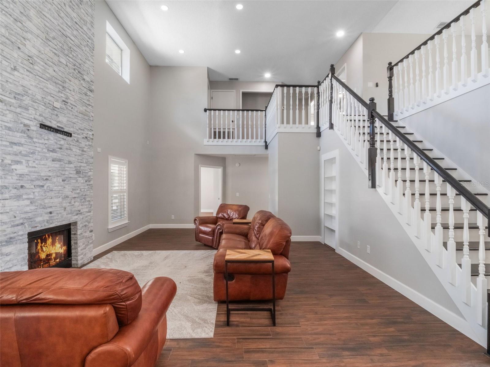 437 HARBOUR OAKS POINTE DR