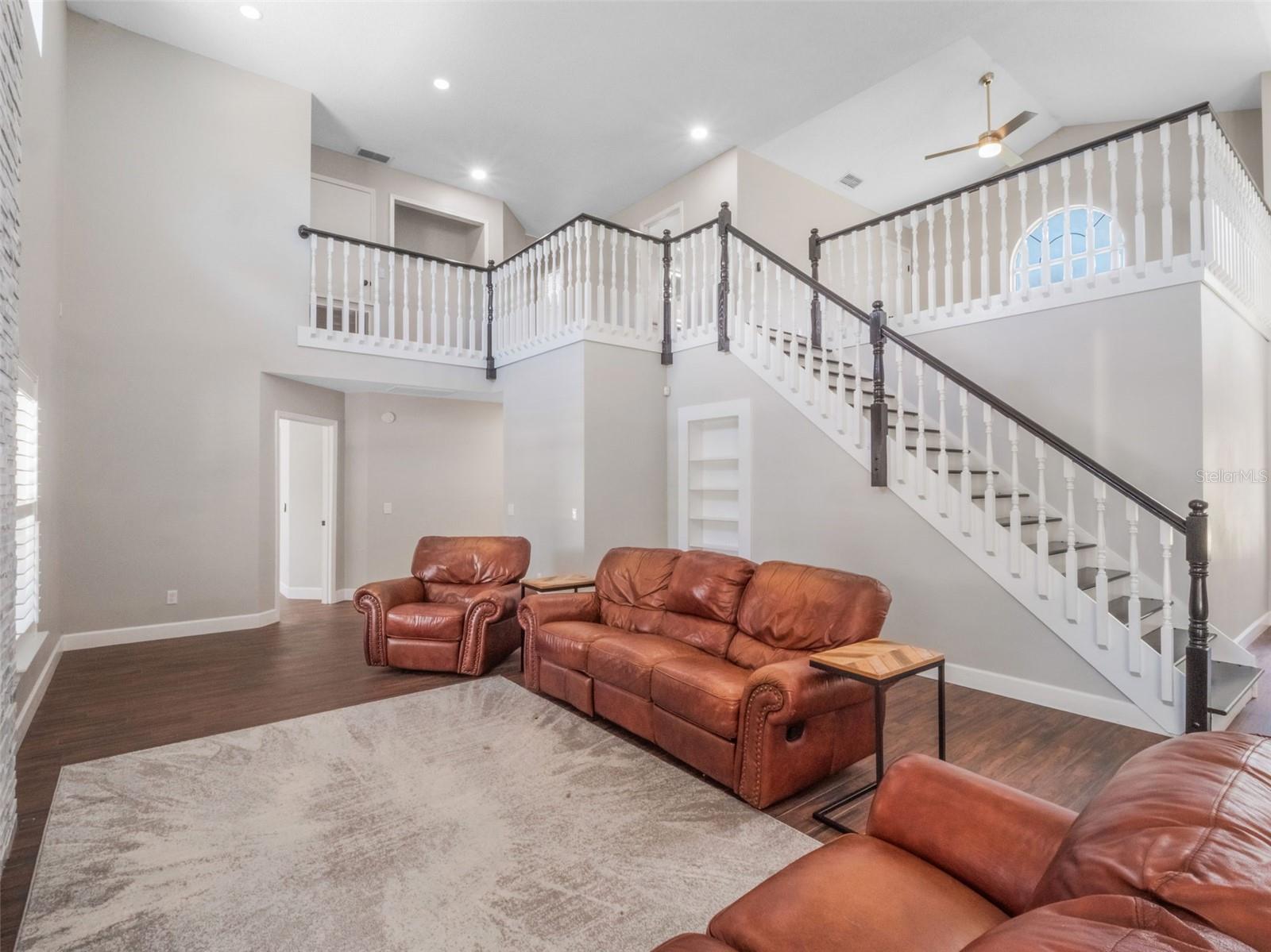 437 HARBOUR OAKS POINTE DR