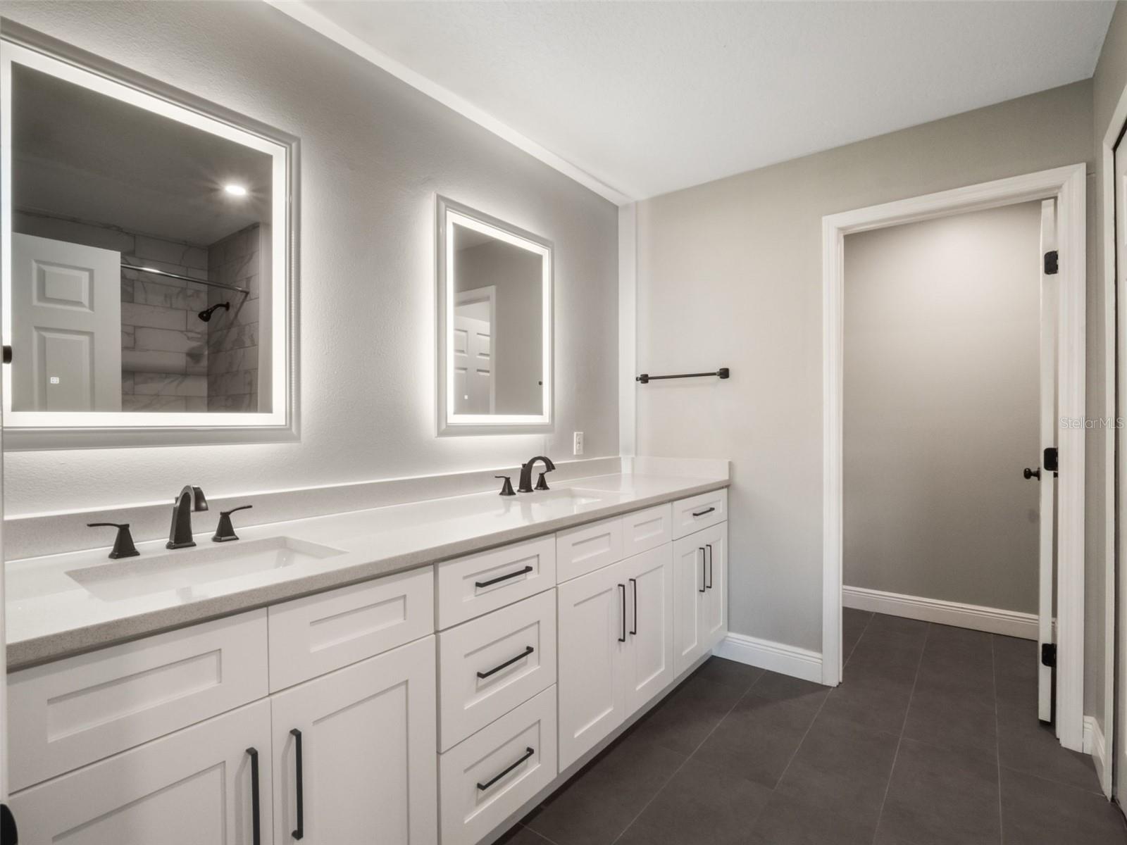 437 HARBOUR OAKS POINTE DR