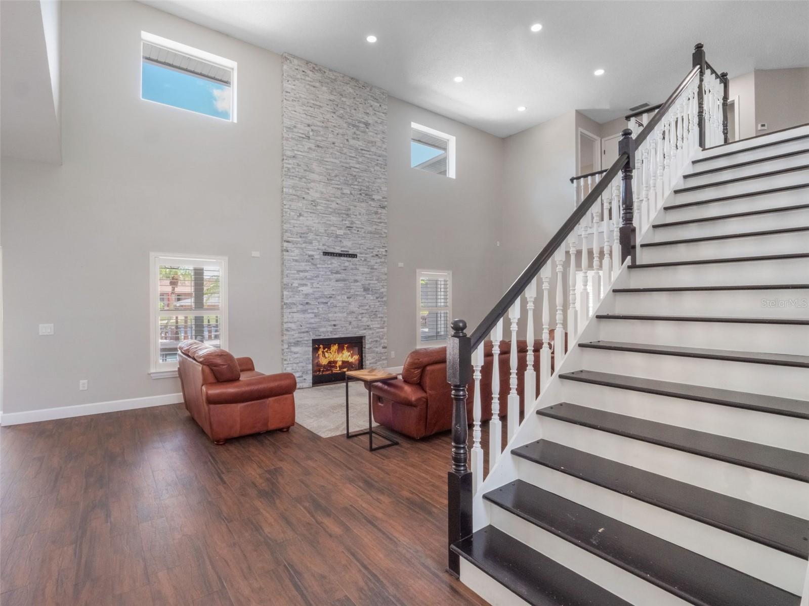 437 HARBOUR OAKS POINTE DR