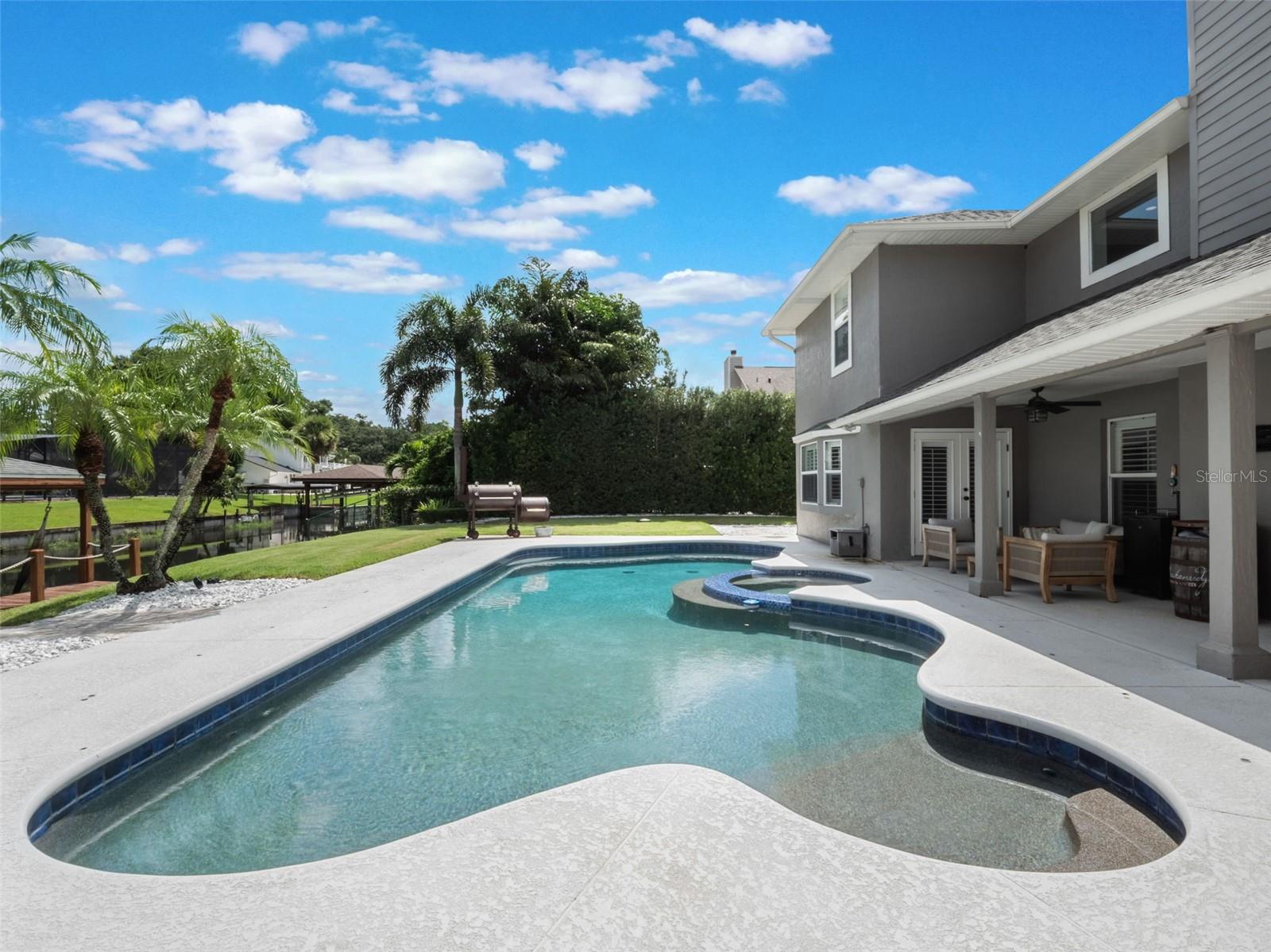 437 HARBOUR OAKS POINTE DR