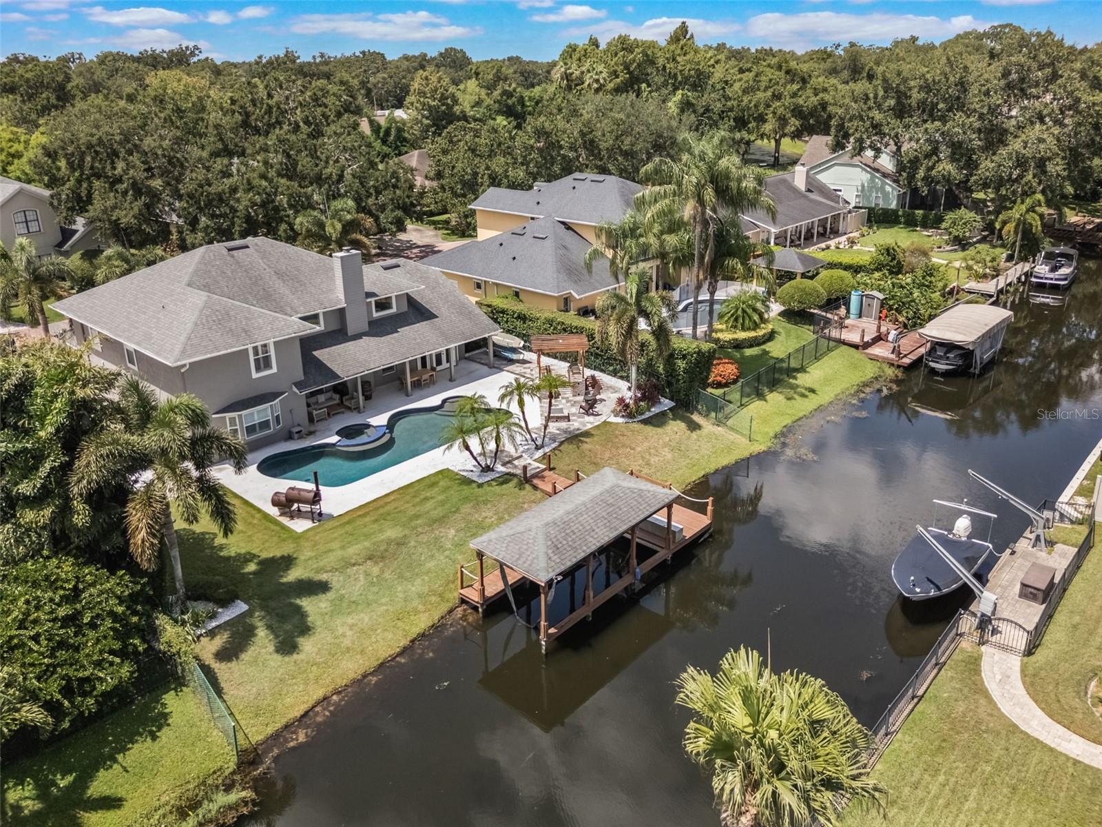 437 HARBOUR OAKS POINTE DR