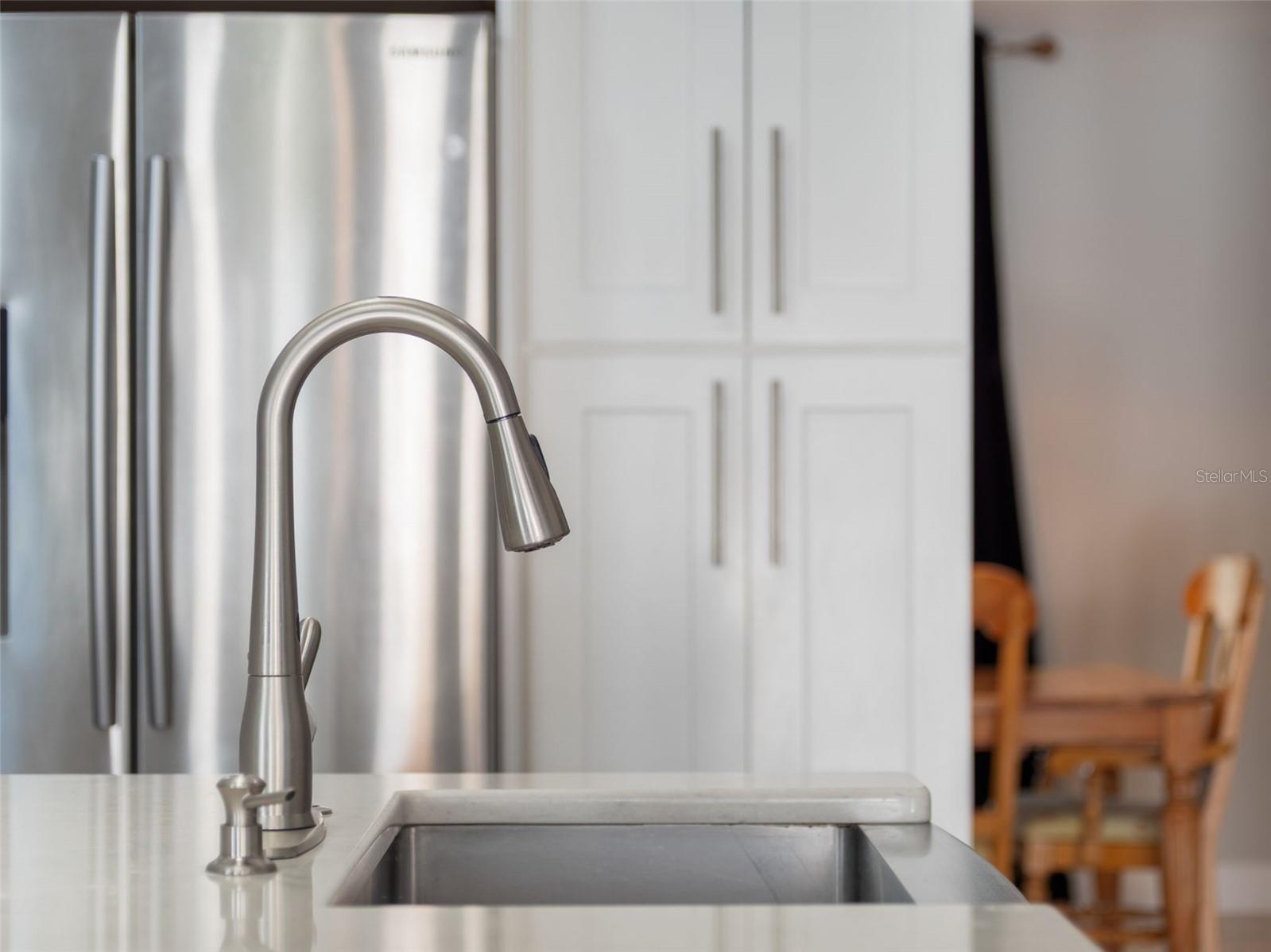 437 HARBOUR OAKS POINTE DR