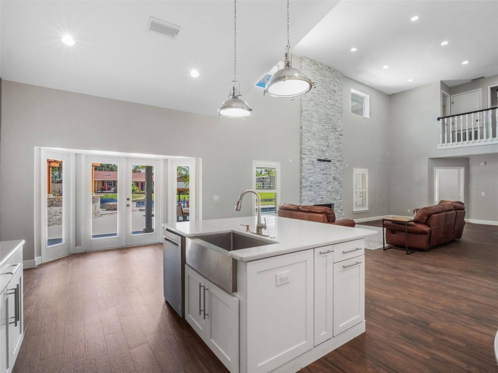 437 HARBOUR OAKS POINTE DR