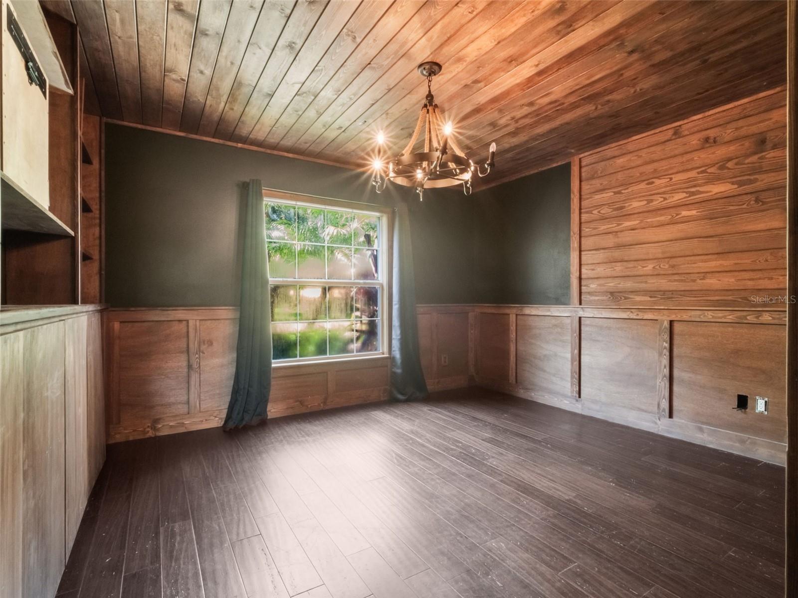 437 HARBOUR OAKS POINTE DR