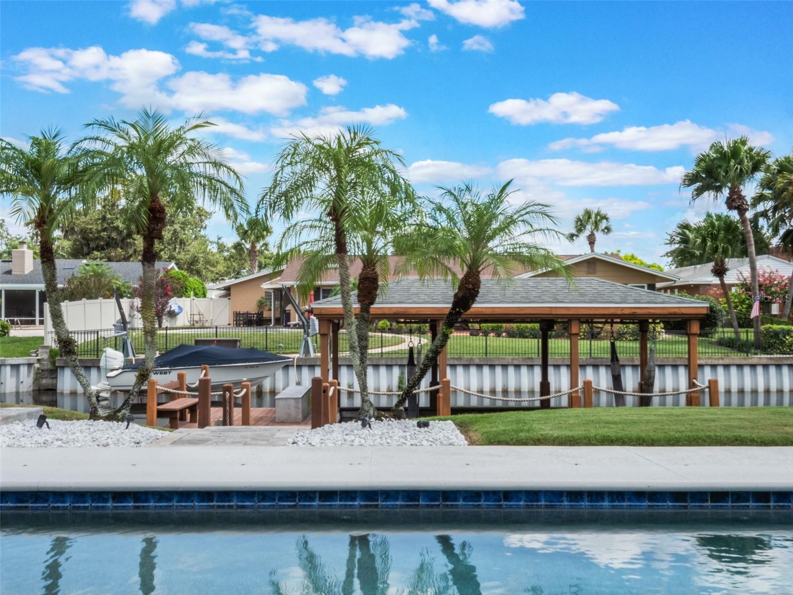 437 HARBOUR OAKS POINTE DR