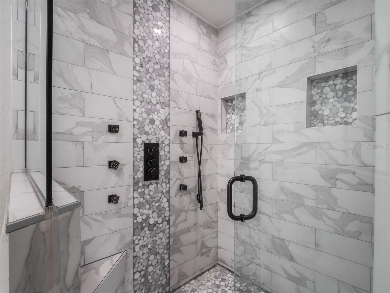 437 HARBOUR OAKS POINTE DR