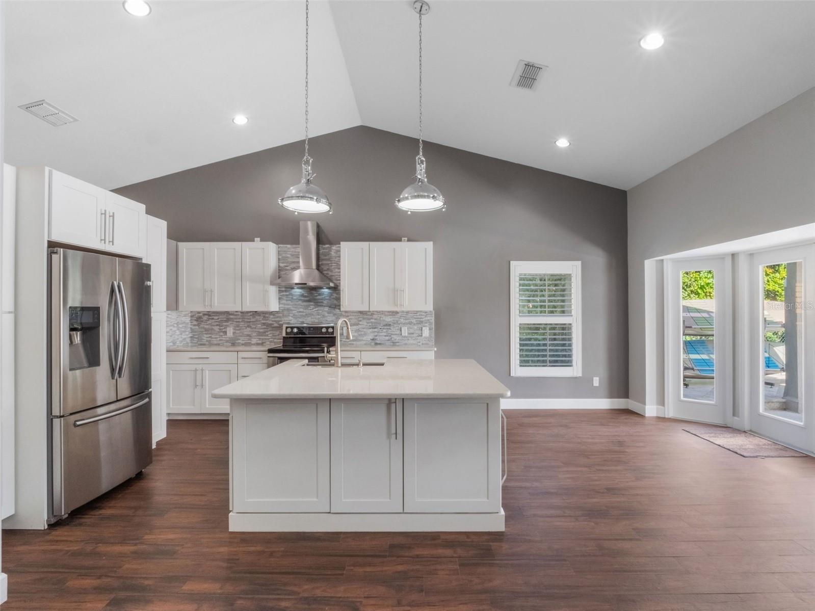 437 HARBOUR OAKS POINTE DR