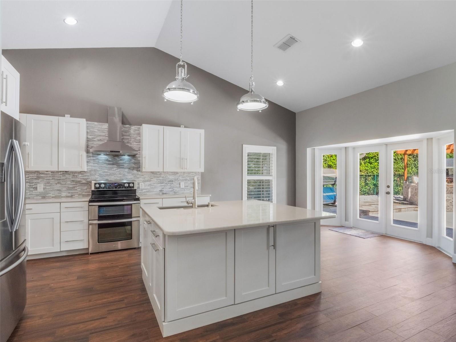 437 HARBOUR OAKS POINTE DR