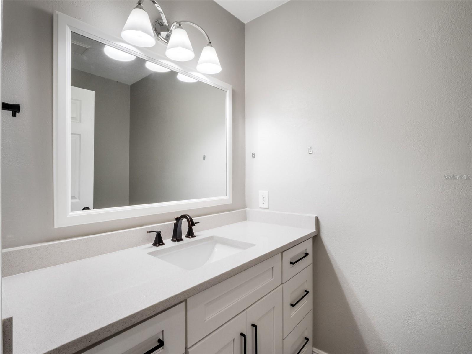 437 HARBOUR OAKS POINTE DR