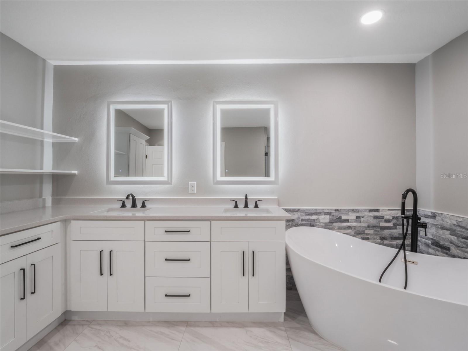 437 HARBOUR OAKS POINTE DR