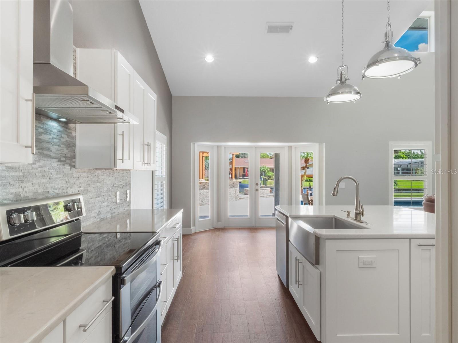 437 HARBOUR OAKS POINTE DR