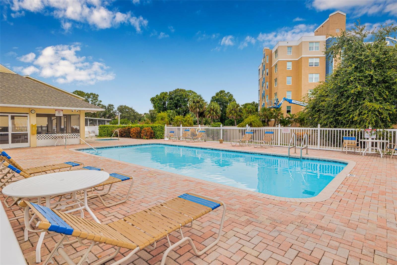 1050 STARKEY RD #604