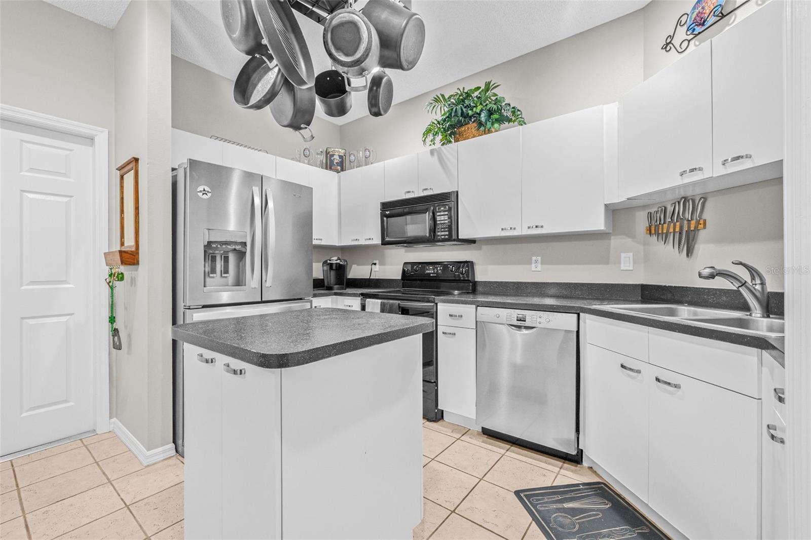 1050 STARKEY RD #604