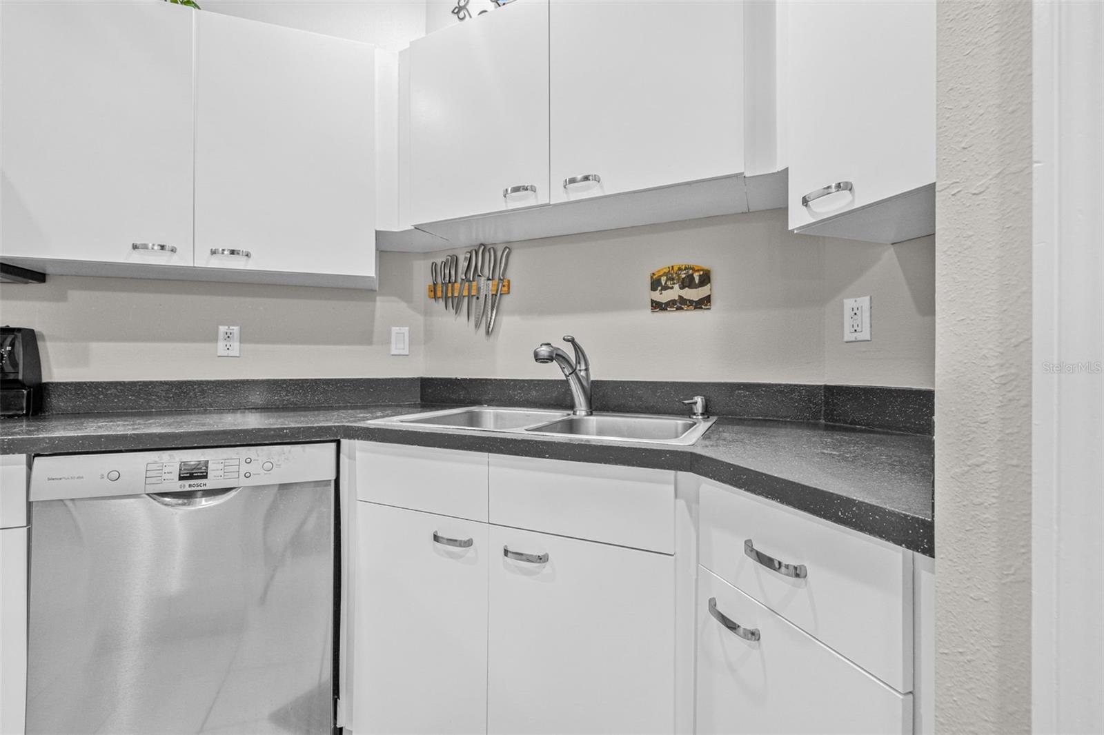 1050 STARKEY RD #604