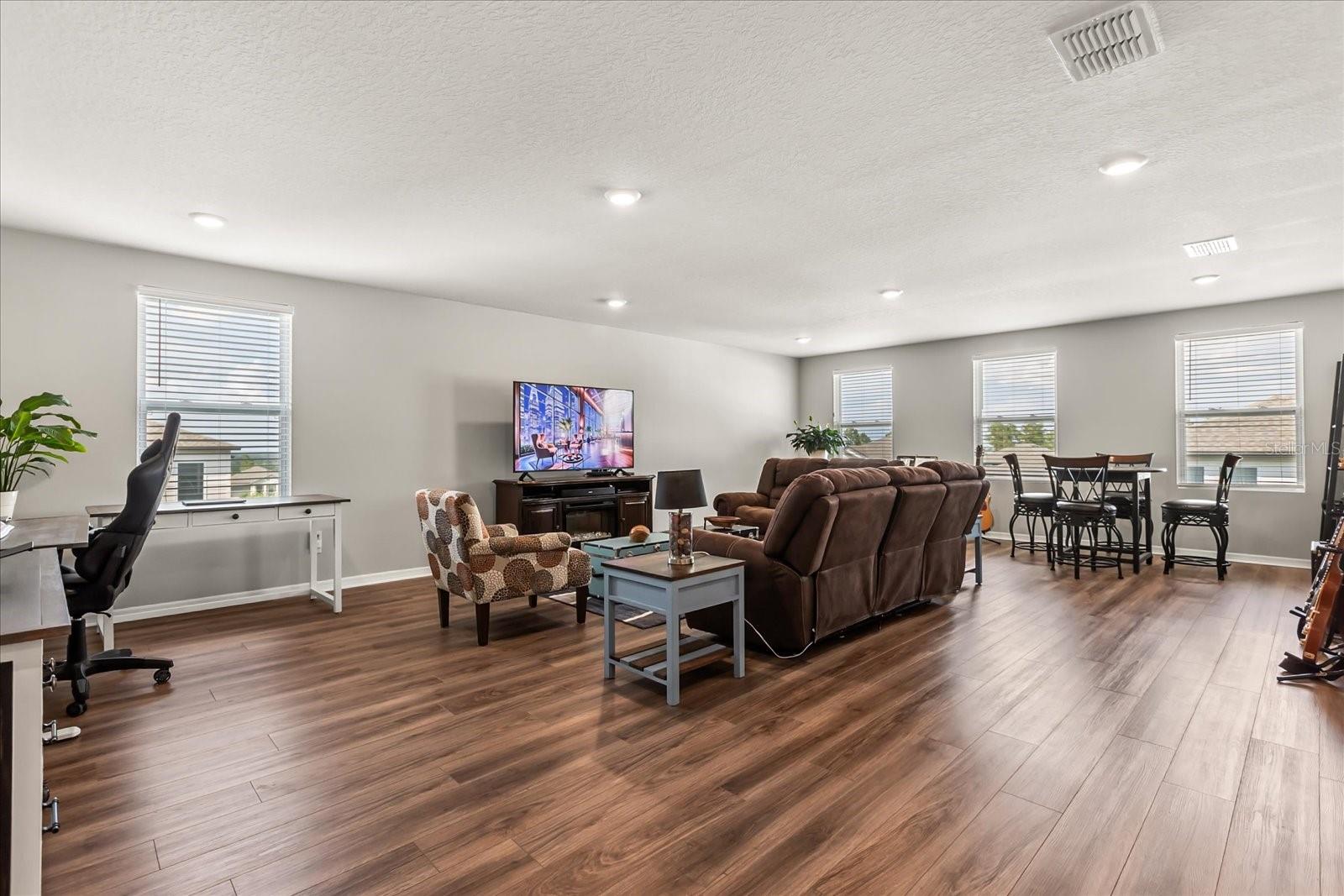 2290 ENDEAVOR WAY
