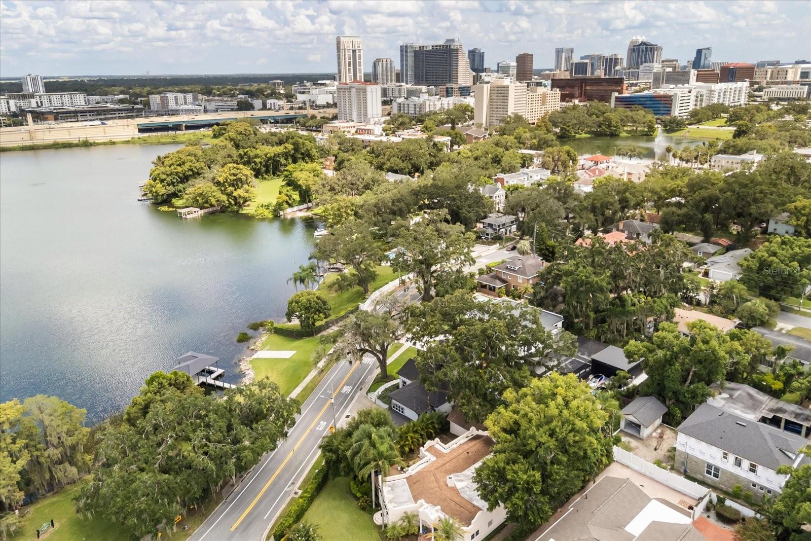 808 EDGEWATER DR