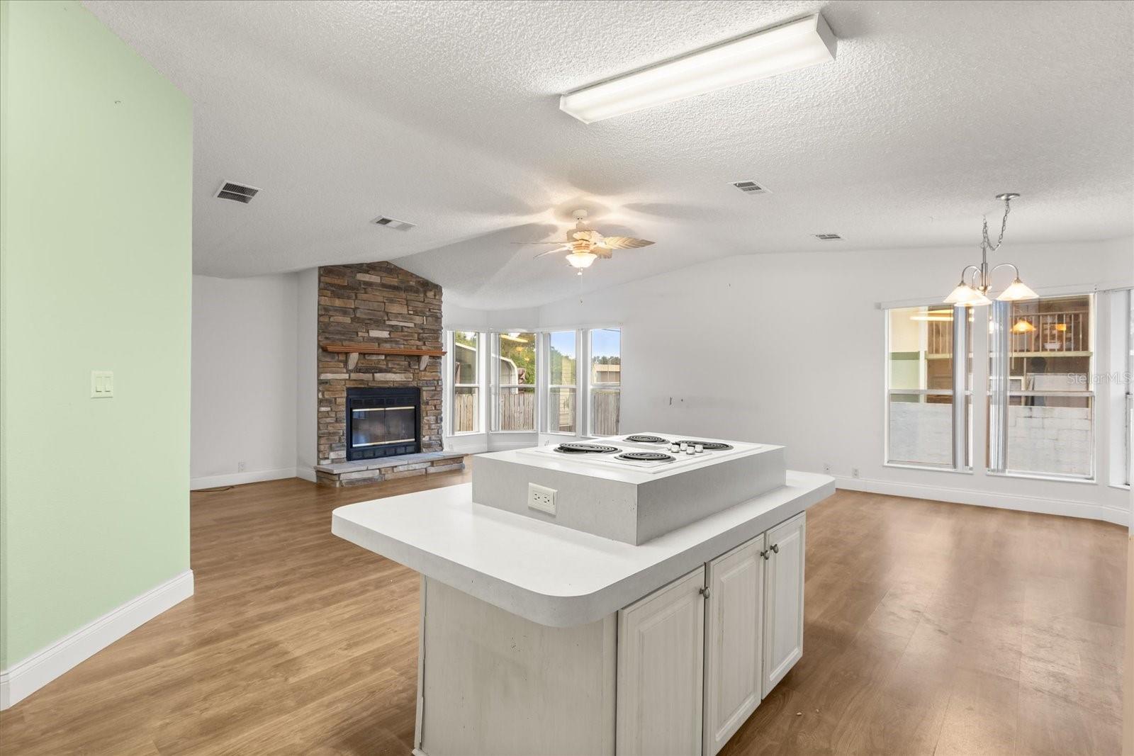 1134 LUTHER DR