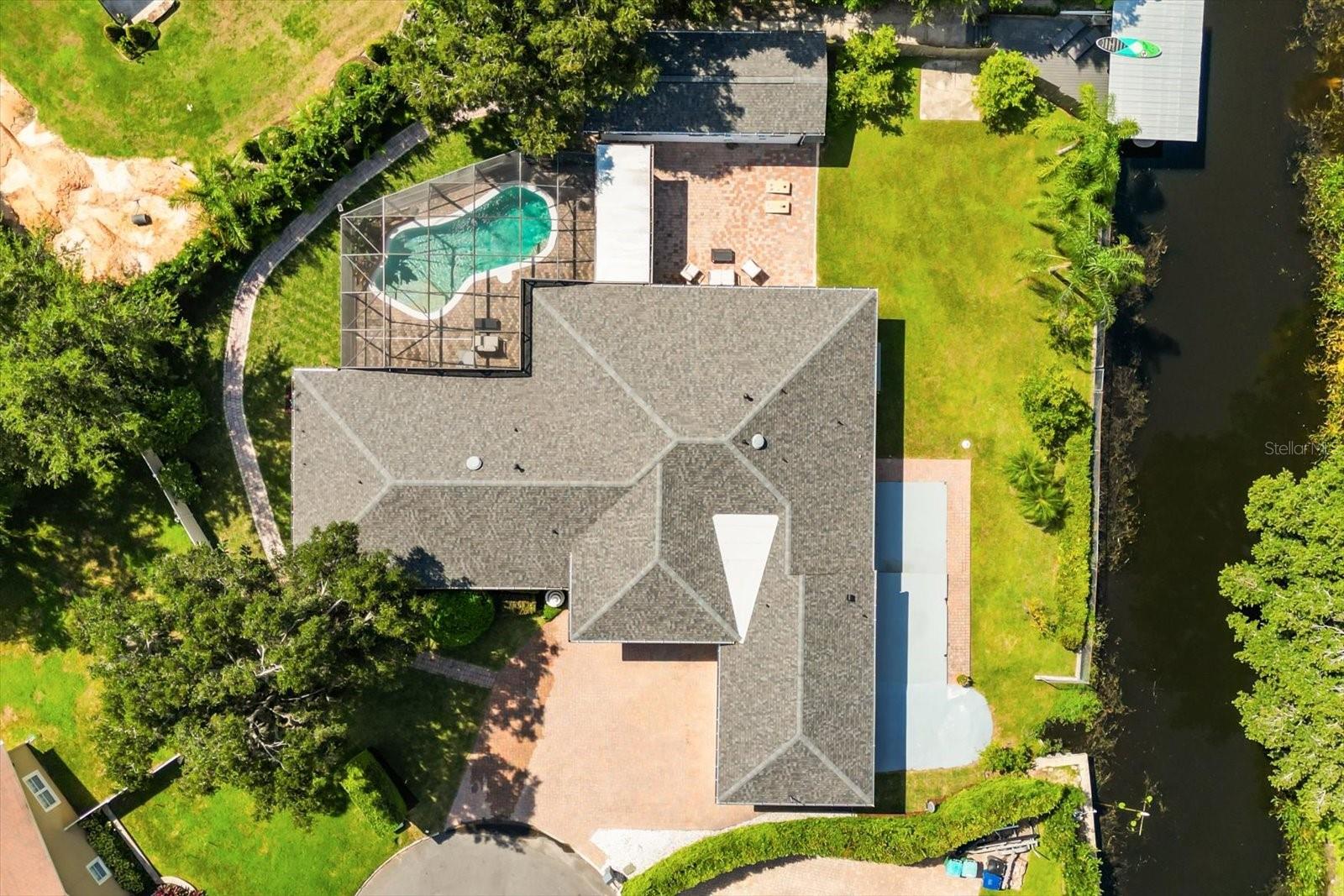 2001 LAKE DR