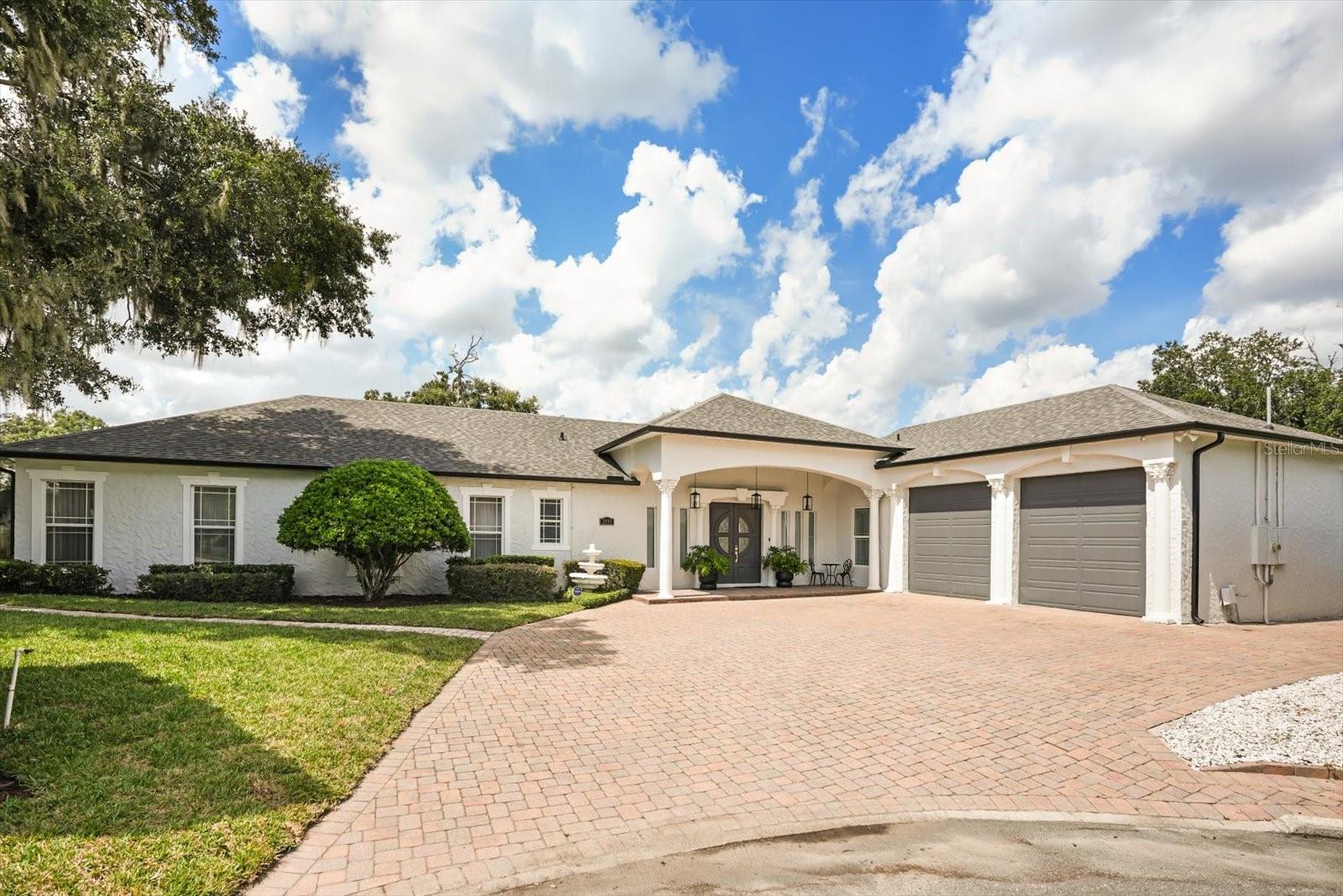2001 LAKE DR