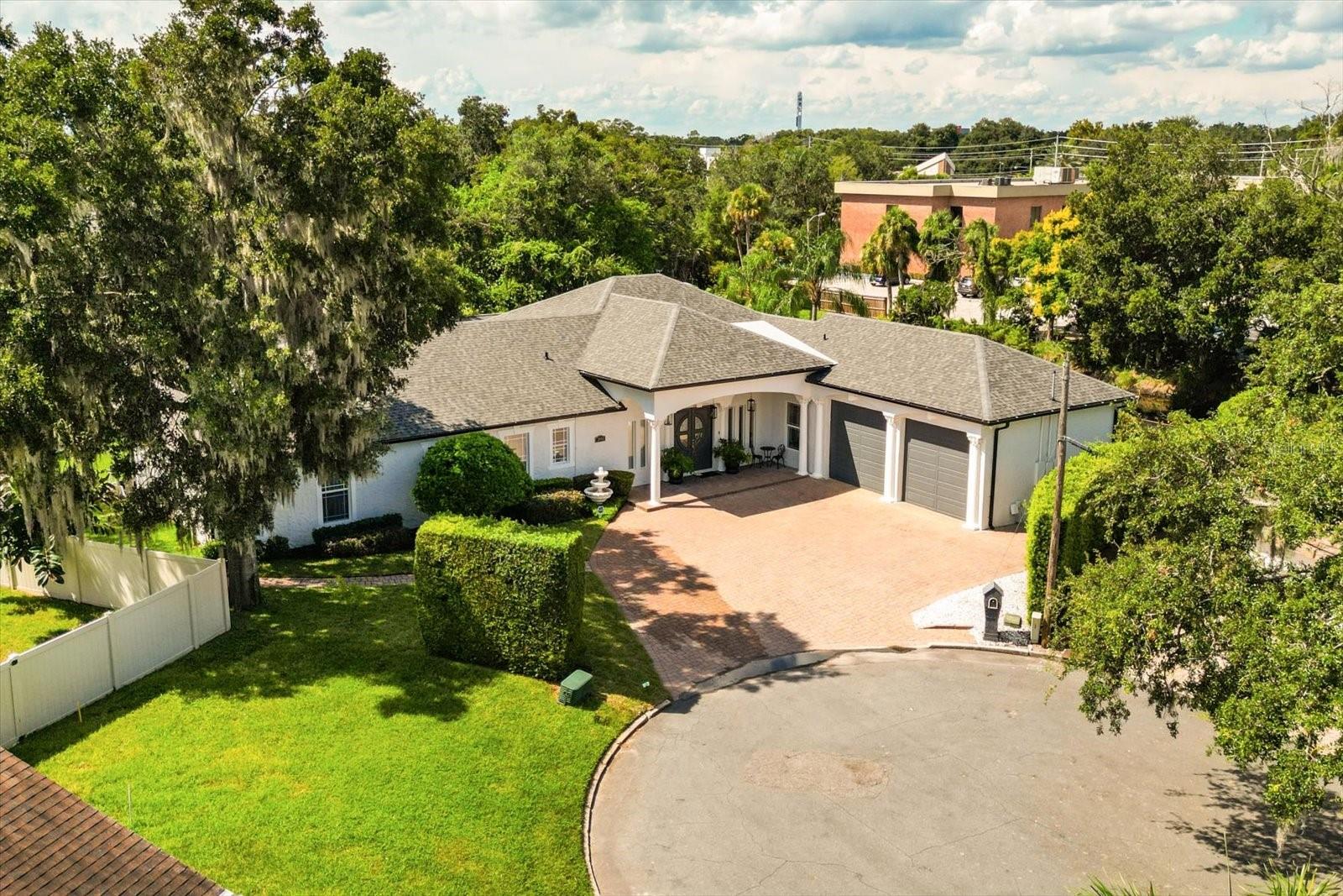 2001 LAKE DR