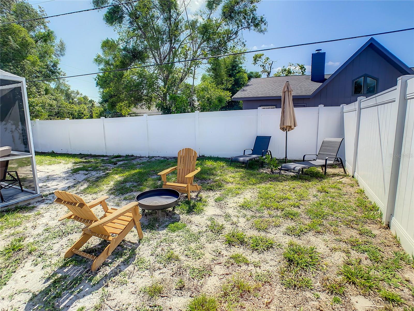 896 HUMPHREY BLVD