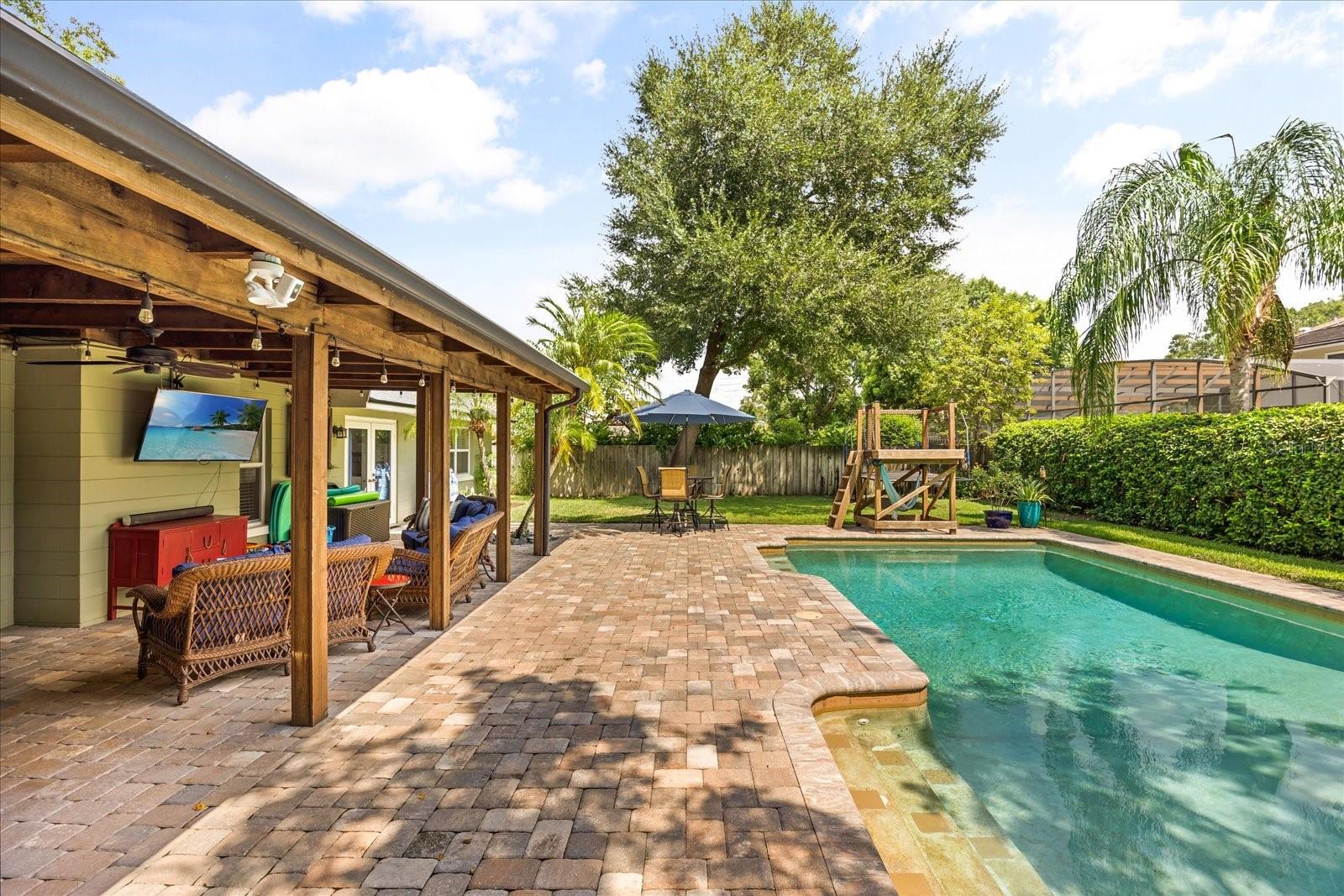 231 BANBURY CT
