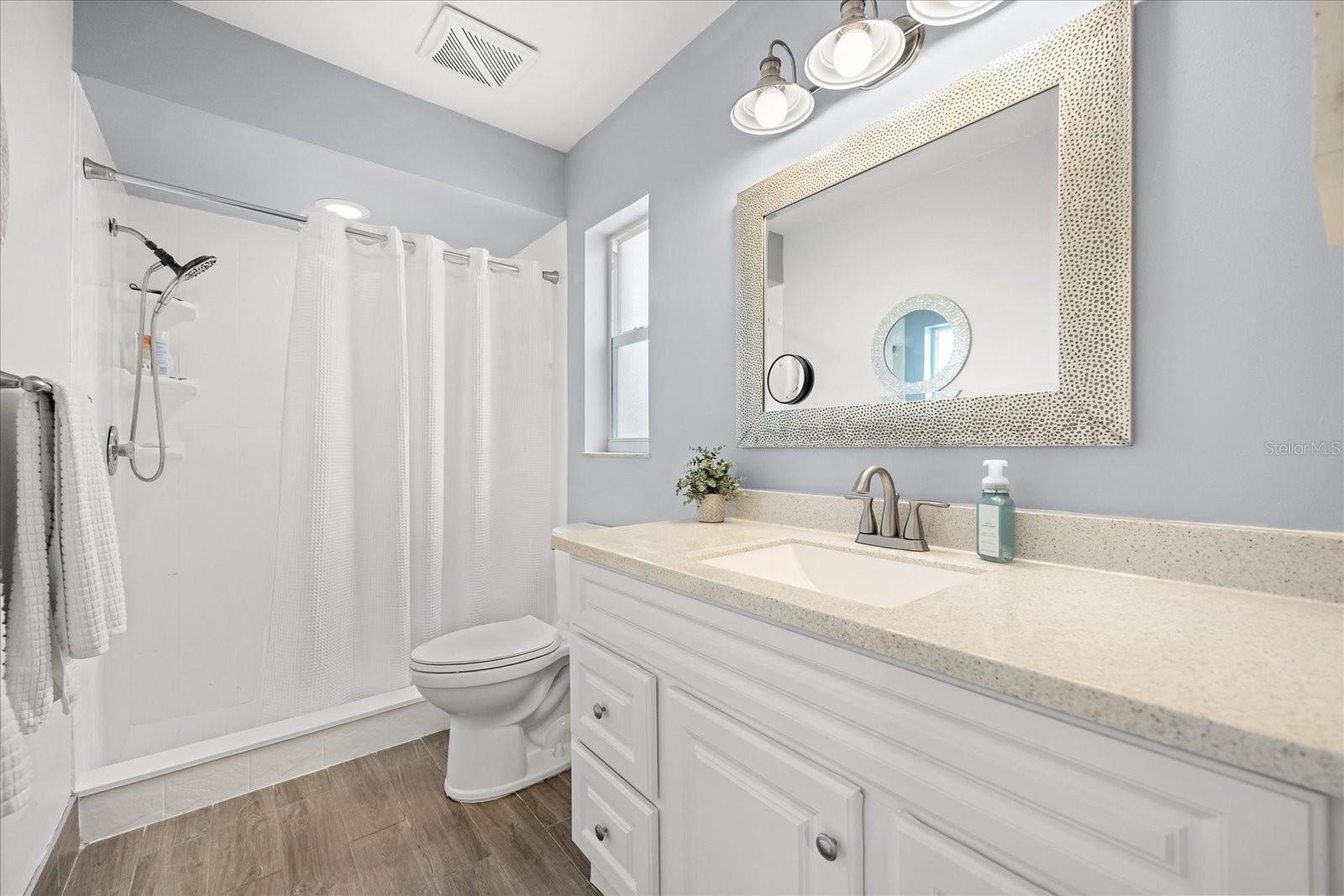 231 BANBURY CT