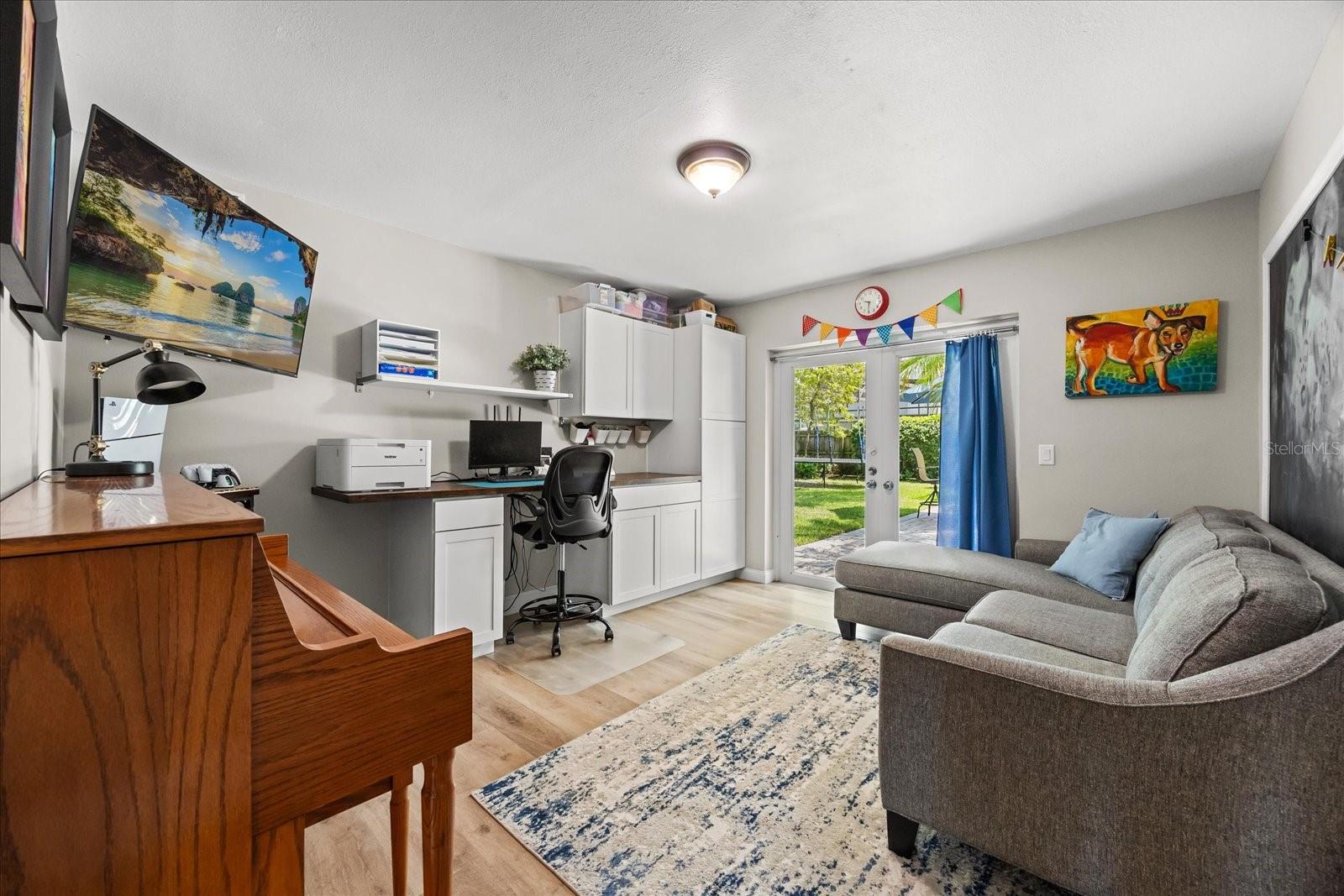 231 BANBURY CT