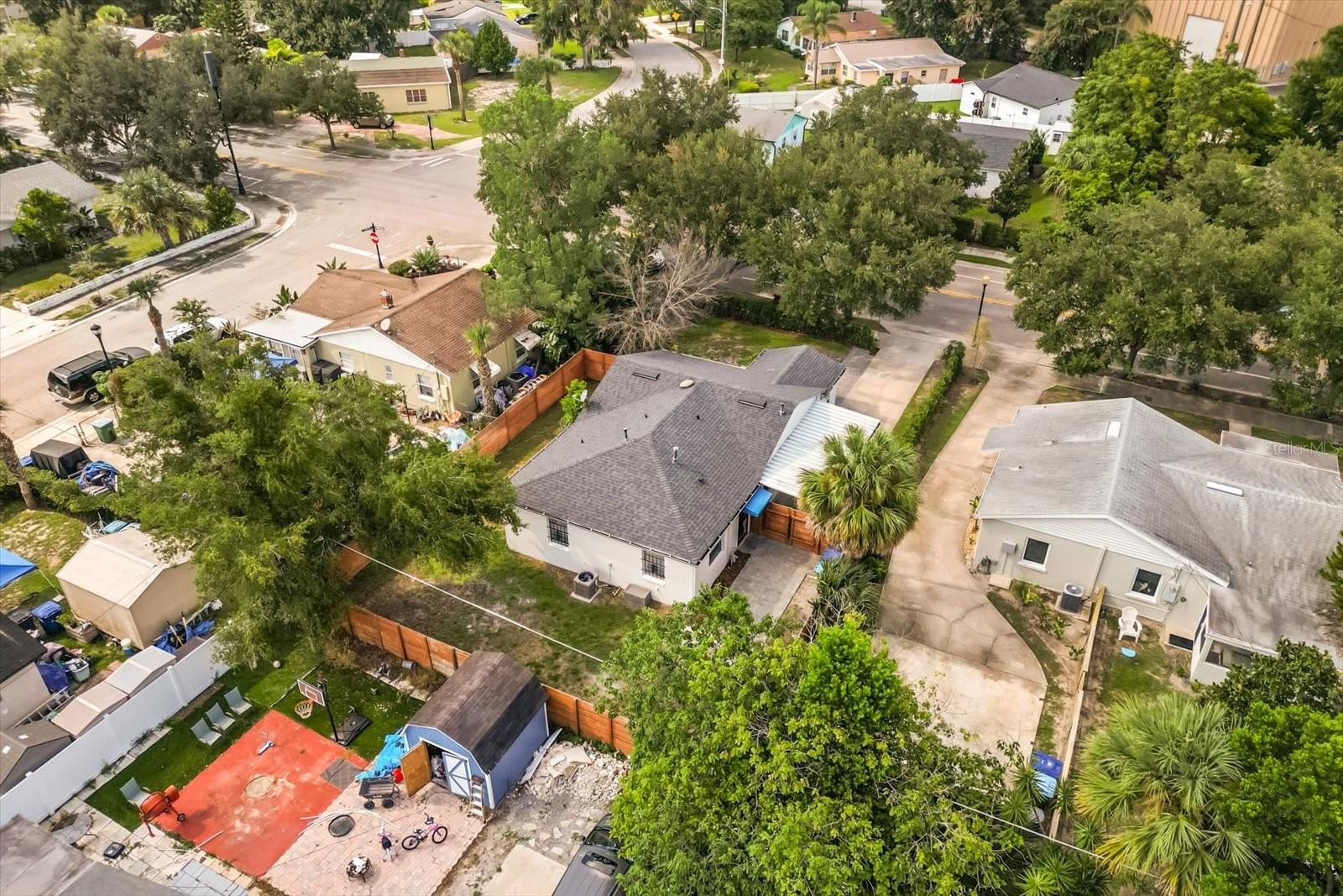 720 W WEBSTER AVE