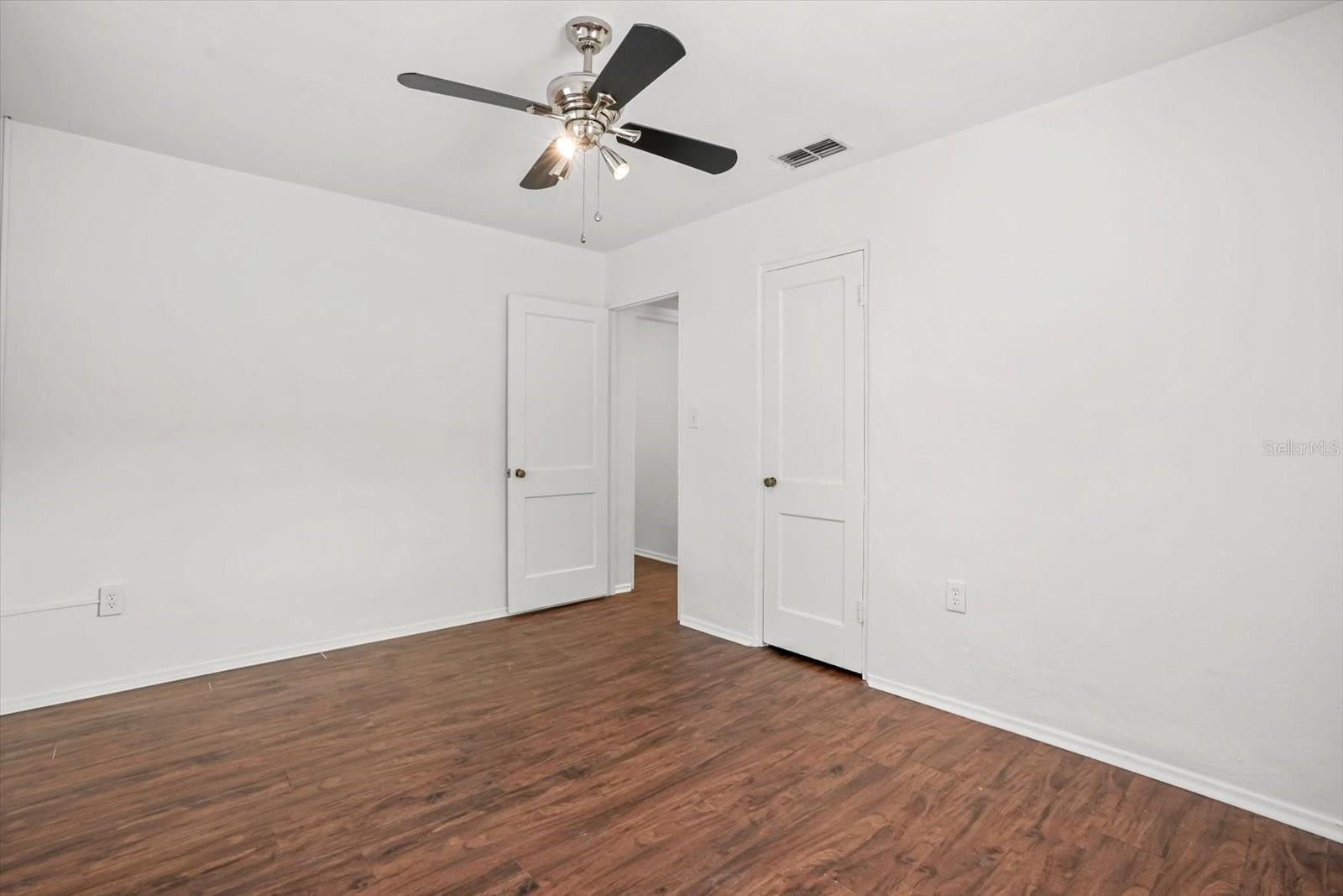 720 W WEBSTER AVE