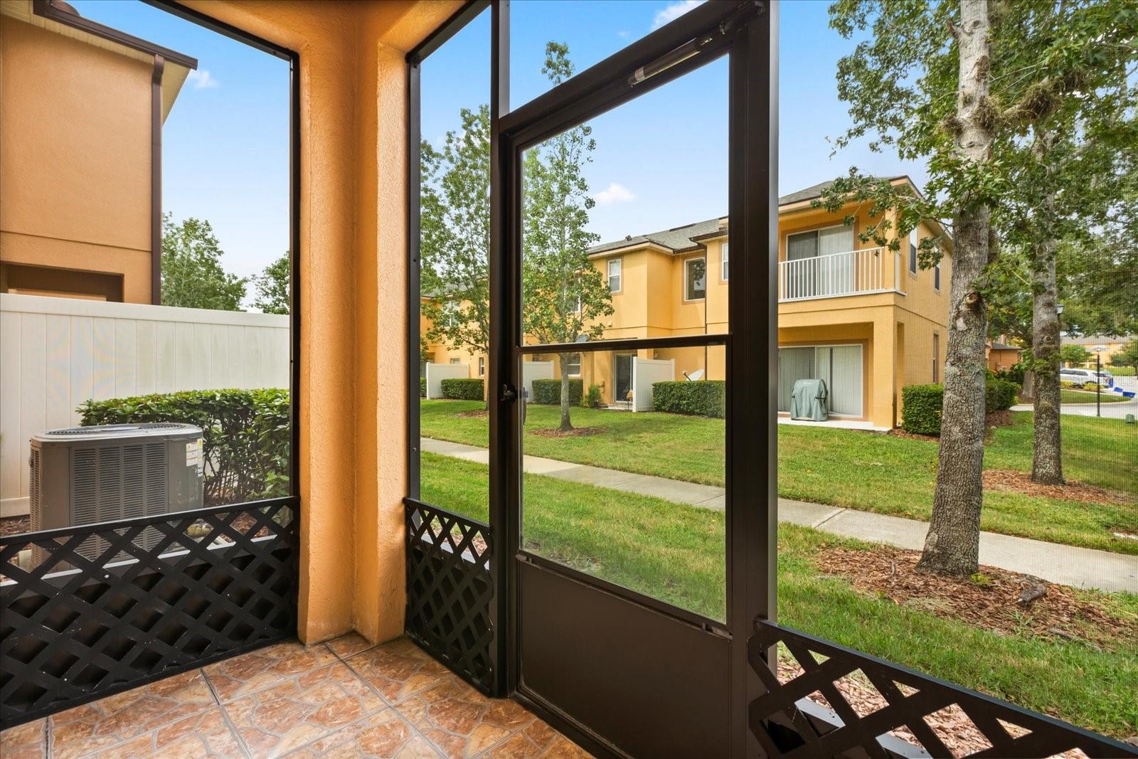 2241 RETREAT VIEW CIR