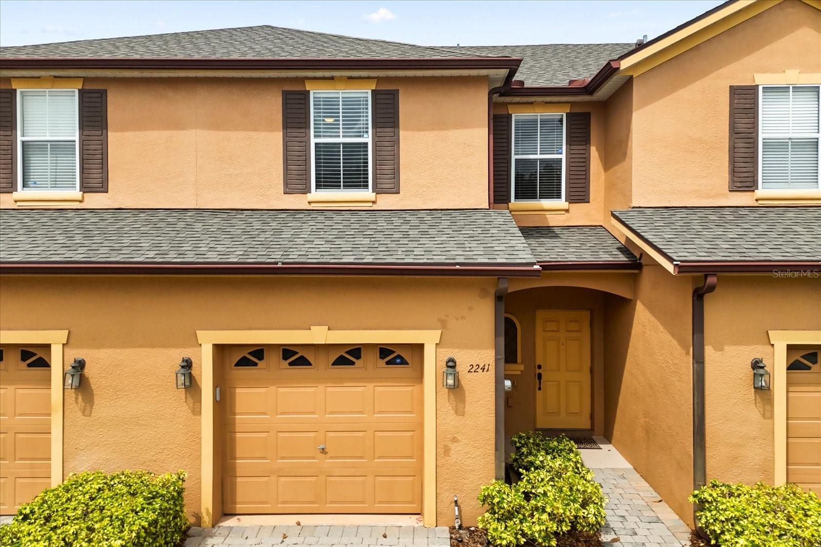 2241 RETREAT VIEW CIR