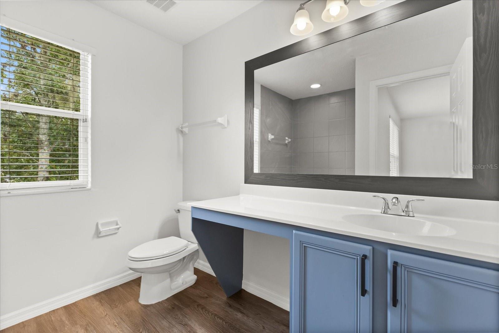 2241 RETREAT VIEW CIR