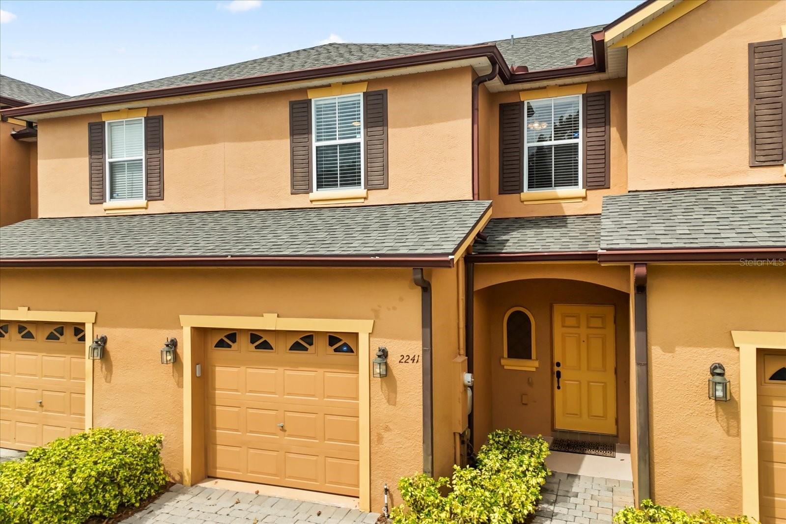 2241 RETREAT VIEW CIR
