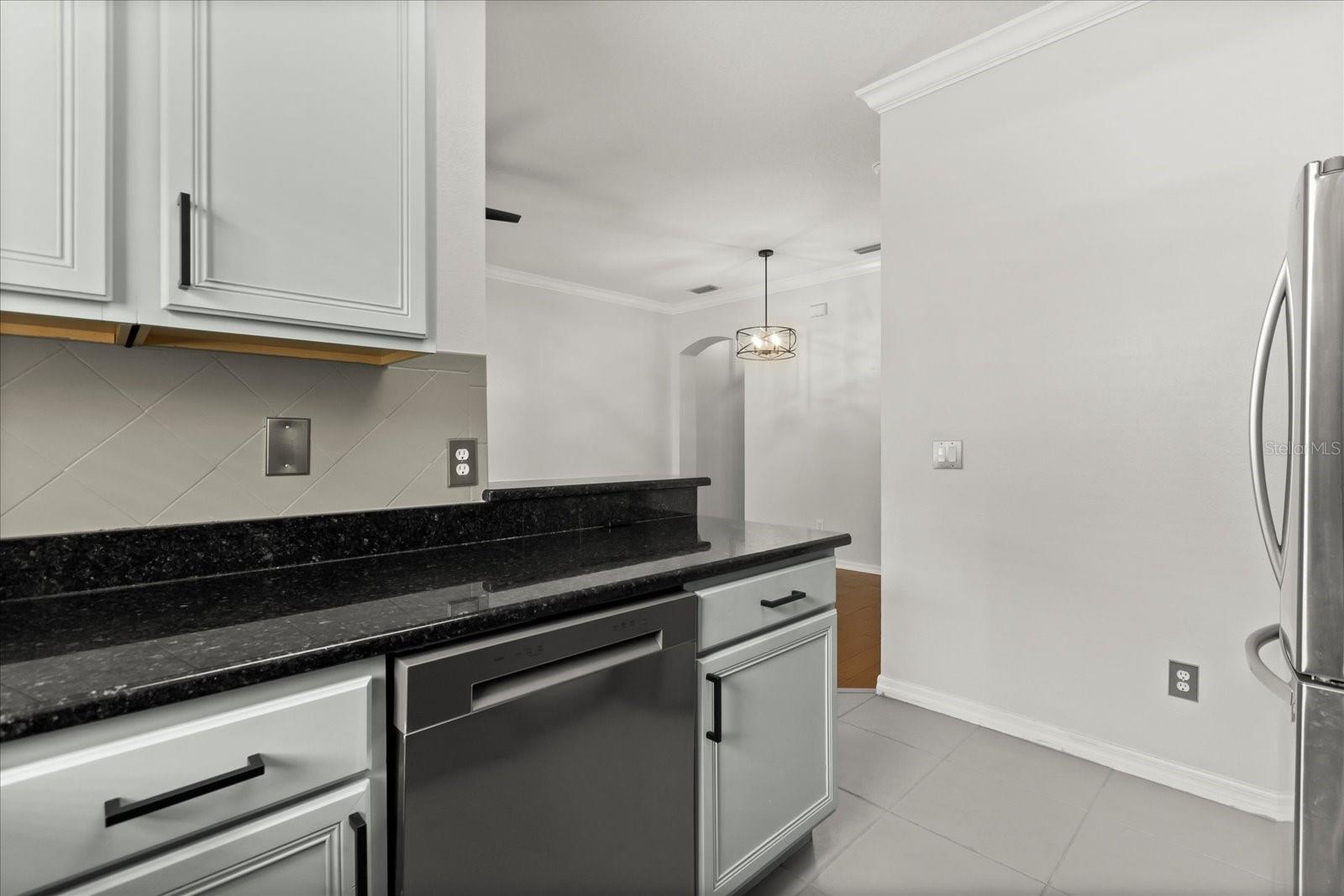 2241 RETREAT VIEW CIR