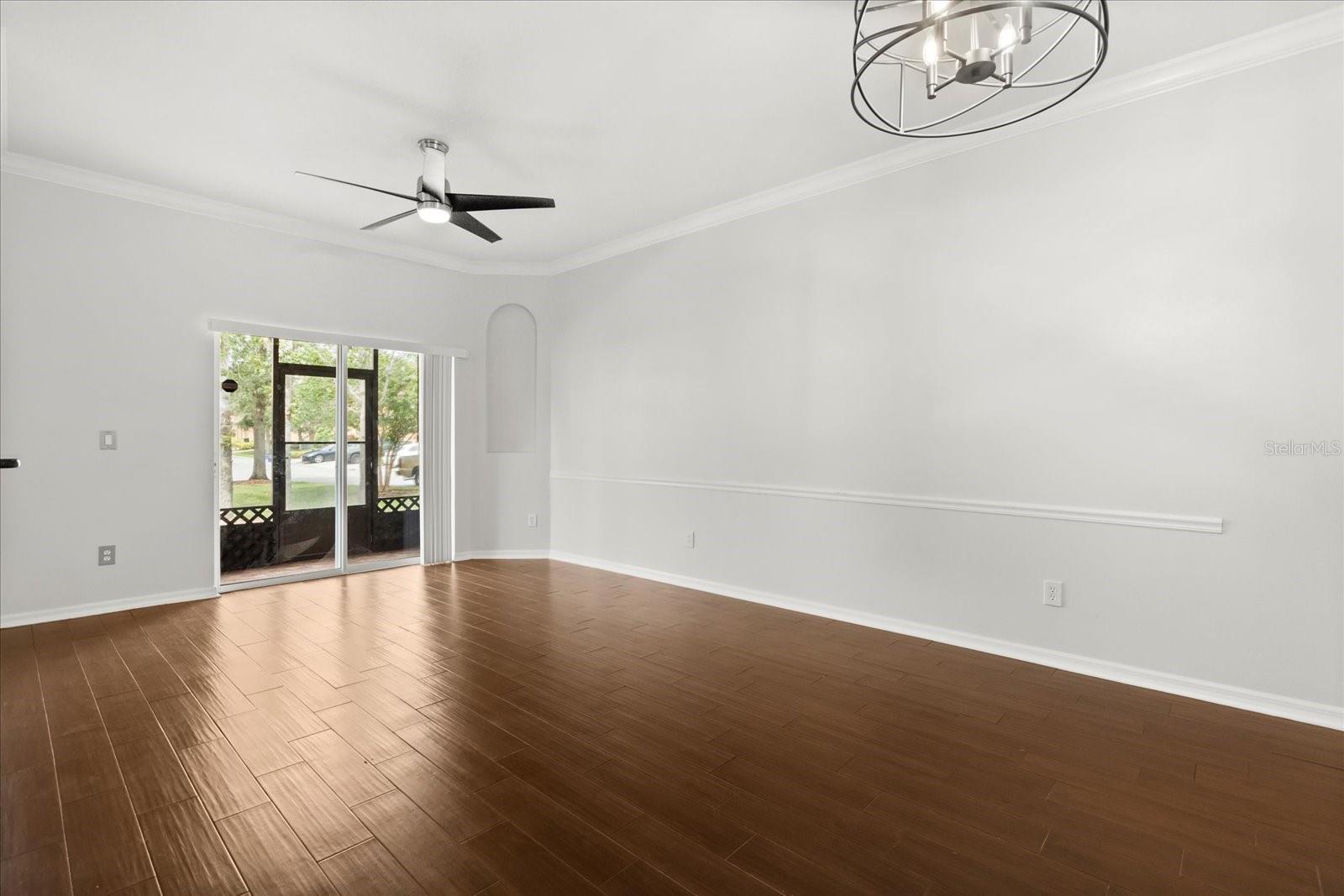2241 RETREAT VIEW CIR