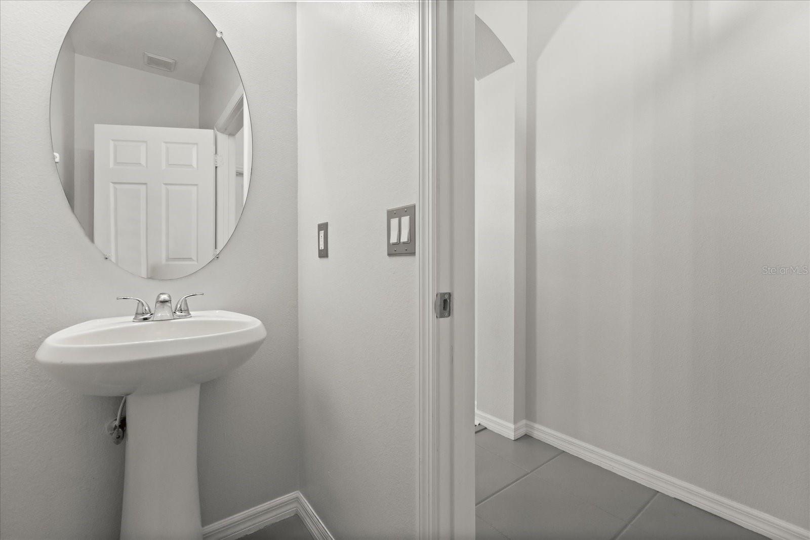 2241 RETREAT VIEW CIR