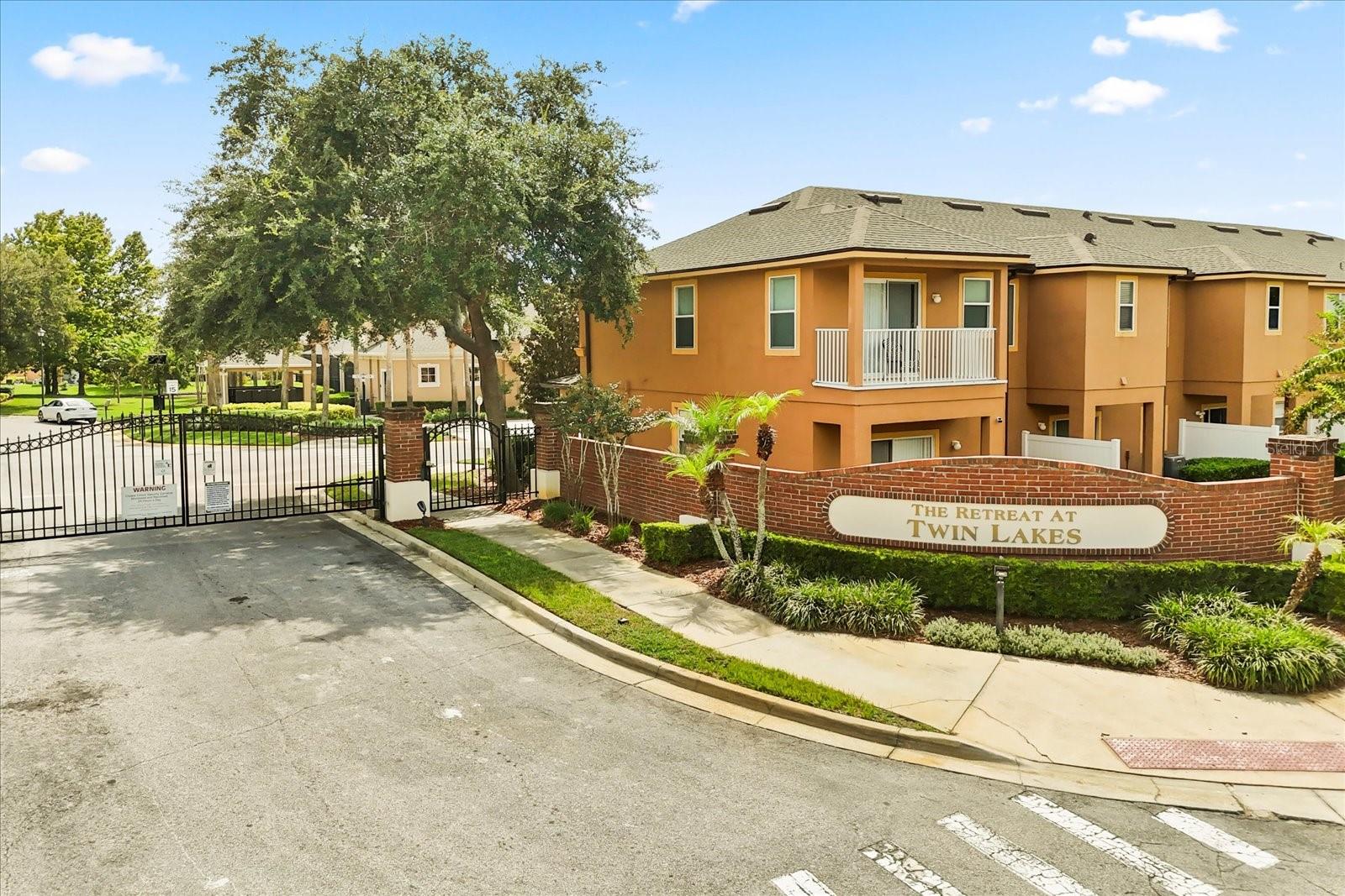 2241 RETREAT VIEW CIR