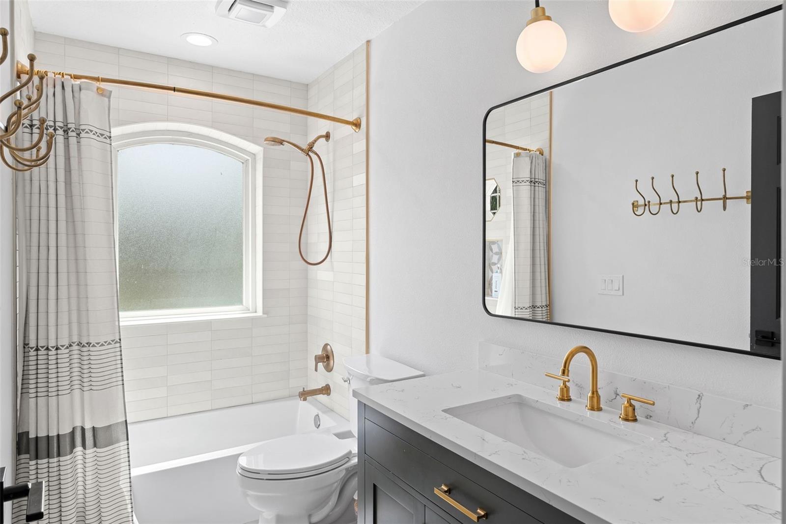 16692 LAKE PICKETT RD