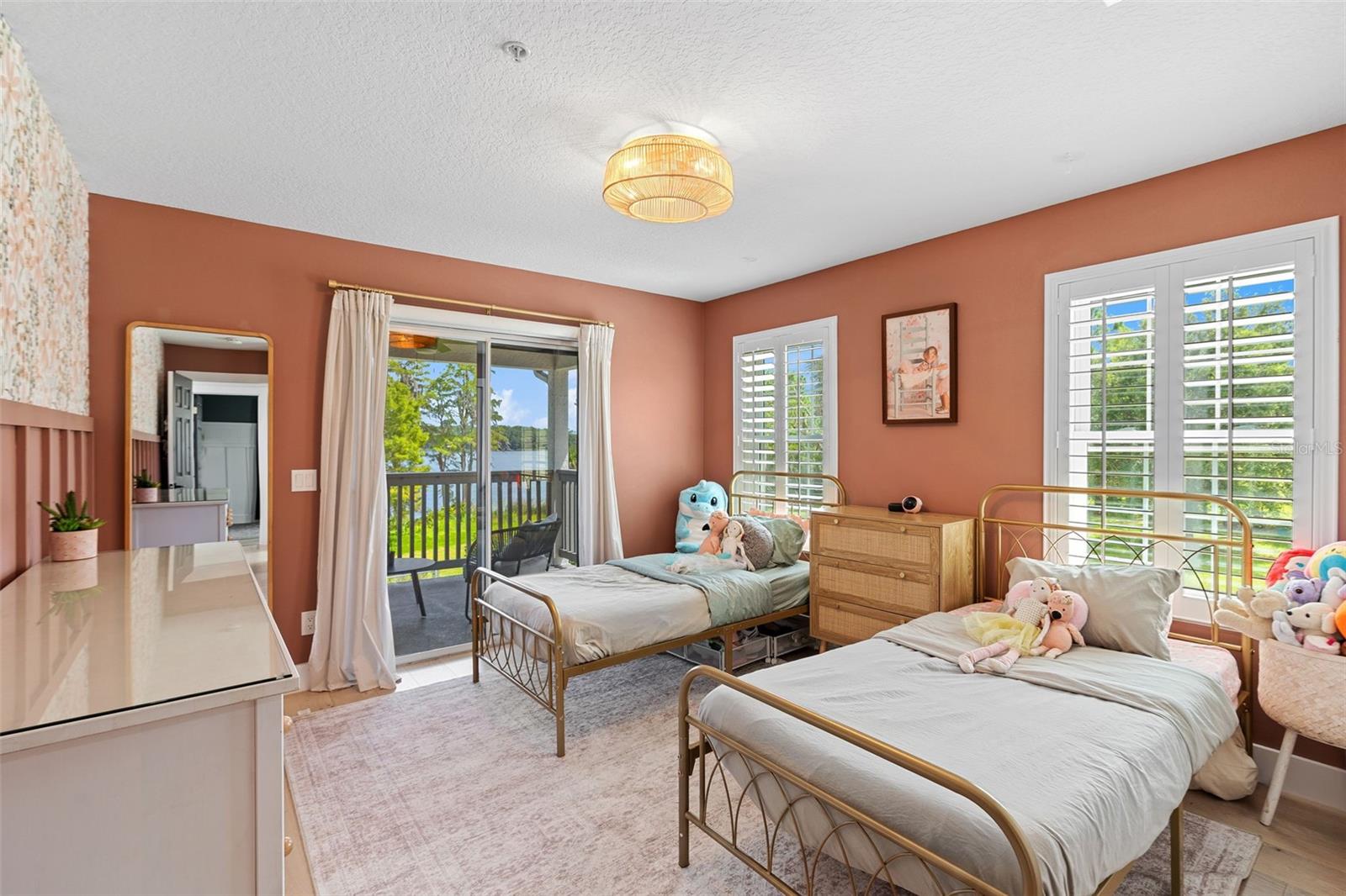 16692 LAKE PICKETT RD